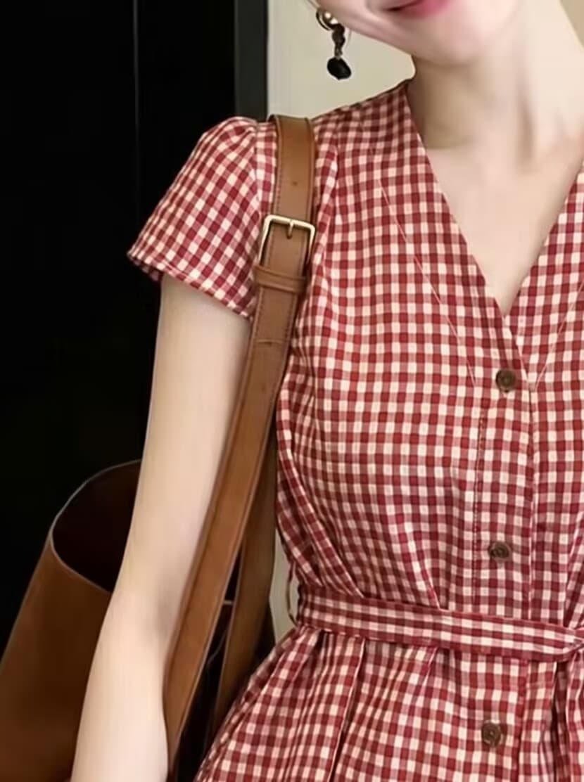 실사 체크무늬 반팔 여성 셔츠 여름 새로운 달콤함 외국 가스 스트랩 허리 수축 슬림해 보이는 단추 V넥 조끼 맨위 이미지 3