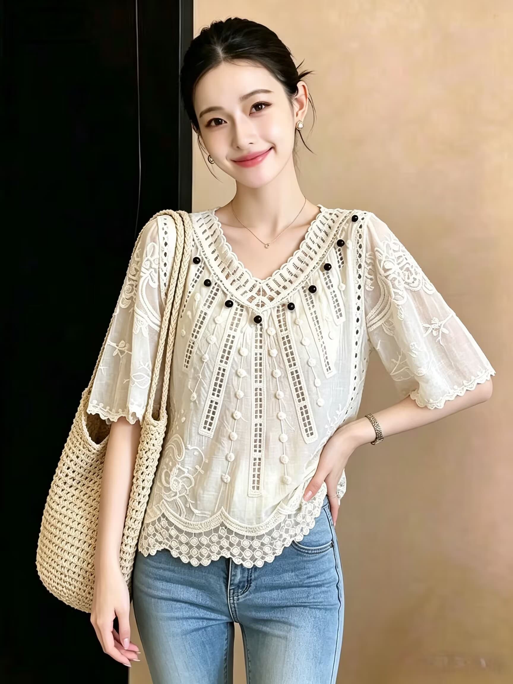 실사 프랑스식 V넥 레이스 조각 홀로우 아웃 여성 셔츠 2026 여름 새로운 홀로우 아웃 자수 다용도 맨위 상세 이미지 2