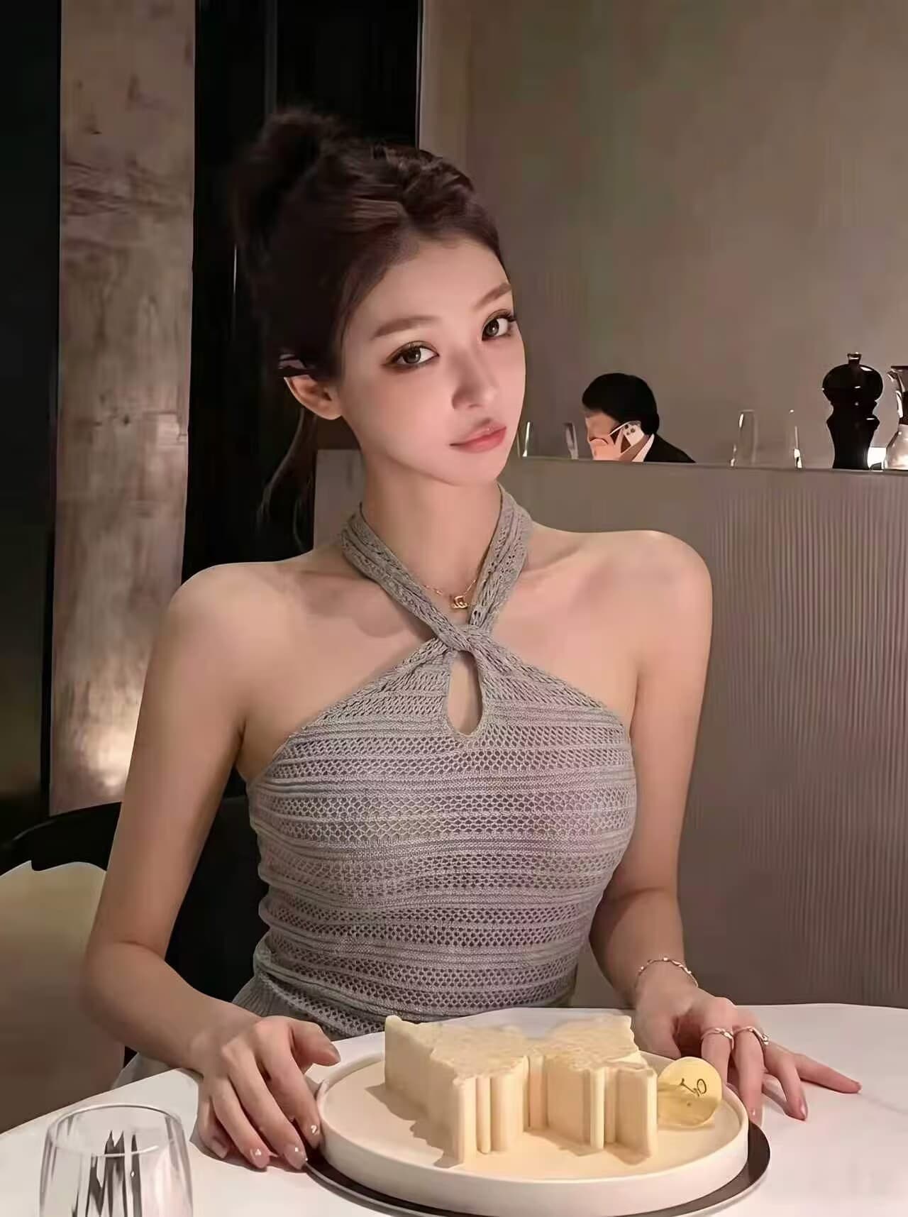 실사 여름 한 부서 핫걸 바람 행침 목 비틀림 니트 조끼 홀로우 아웃 디자인 슬림해 보이는 다용도 민소매 맨위 이미지 2
