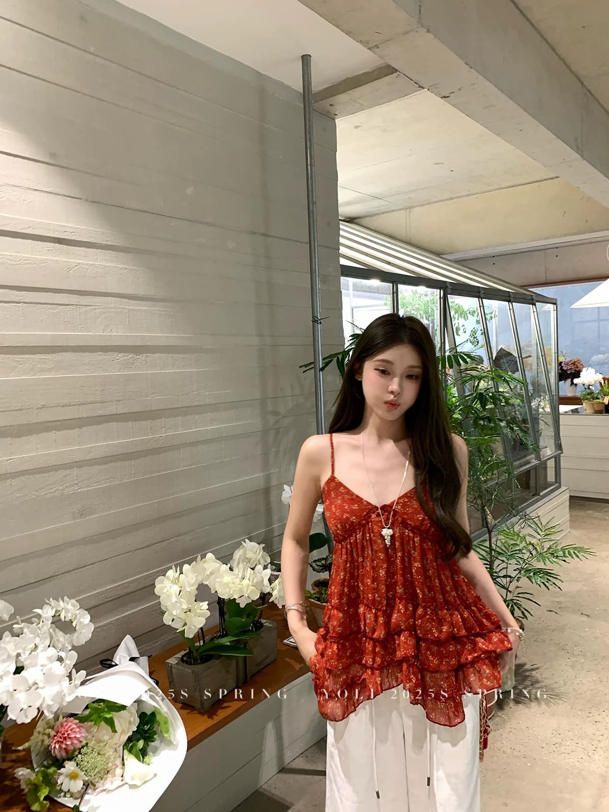 장 宥 이익 춘 와일드 첫눈 빨간색 꽃무늬 슬립 여성 V넥 케이크 밑단 루즈핏 품격 맨위