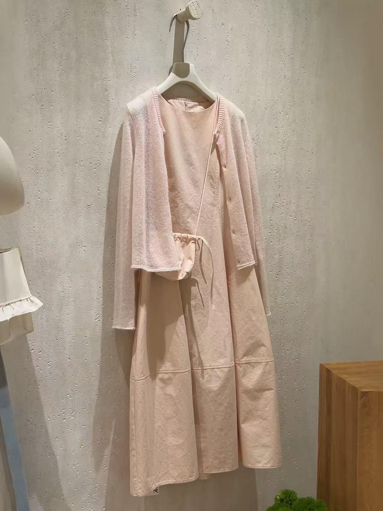 달콤함 익스트림 제인 바람 핑크색 민소매 여성 드레스 봄 여름 새로운 품격 부드러운 느긋한 바람을 피우다 롱 코트 조끼 스커트 상세 이미지 4