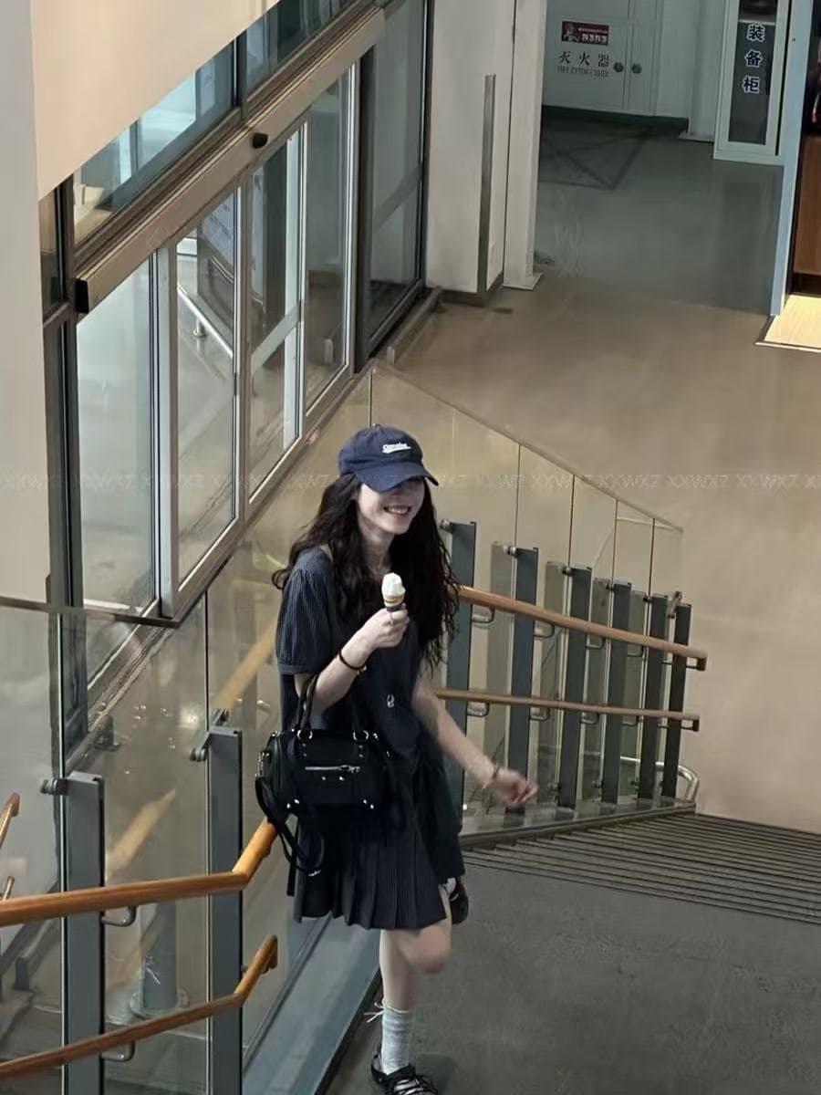 2026 새로운 바다 바람 불어 오는 중 주름 ~ 중 블루 레트로 느긋한 디자인 센스 작은 대중 드레스 이미지 3
