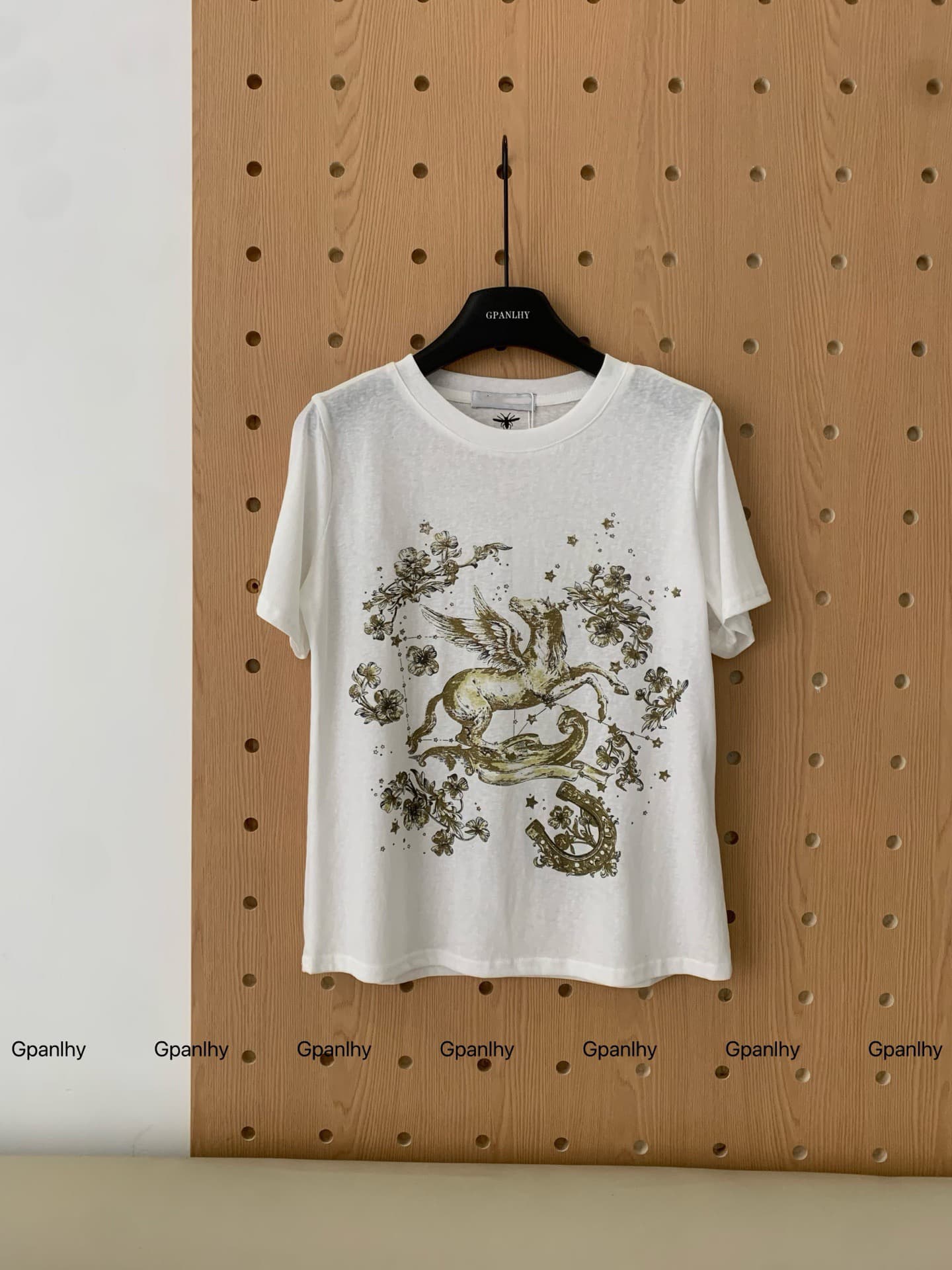 자동차 늦게 En chien 비밀 상황 천마 화이트 반팔 티셔츠 여름 마 오래된 골드 브라운 프린트 루즈핏 라운드 넥 맨위 여성 이미지 4