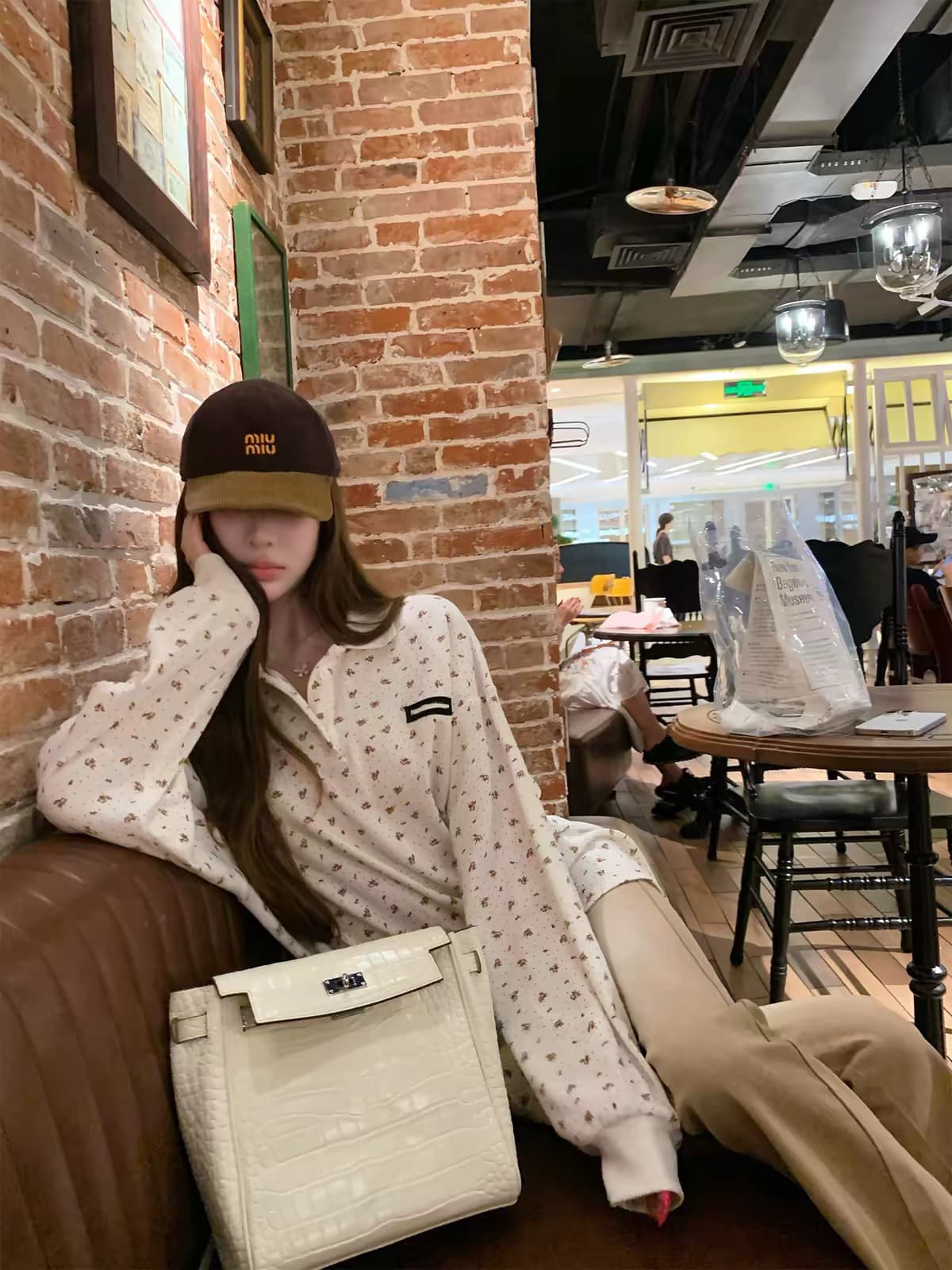 자오 첸 아침 후아 남편 그리드 꽃무늬 긴팔 티셔츠 여성 2026 새로운 외국 가스 연령 감소 느긋한 루즈핏 POLO 칼라 맨위