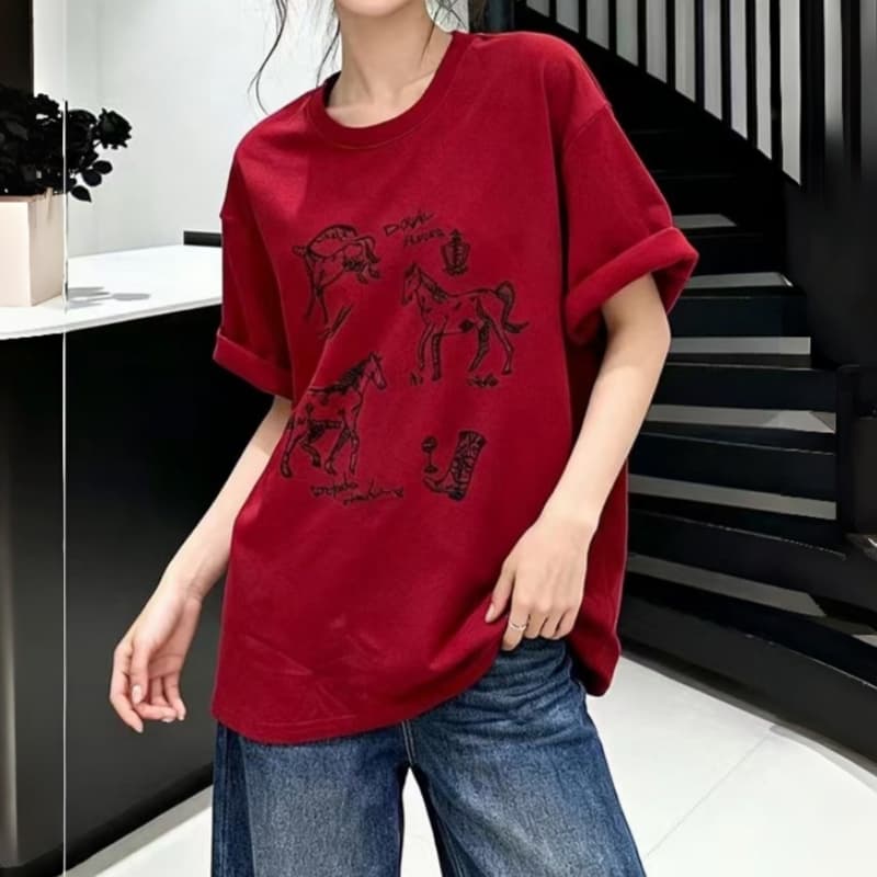 정가 아메리칸 만화 프린트 반팔 티셔츠 여성 2026 봄 새로운 루즈핏 슬림해 보이는 디자인 센스 빨간색 맨위 상세 이미지 2