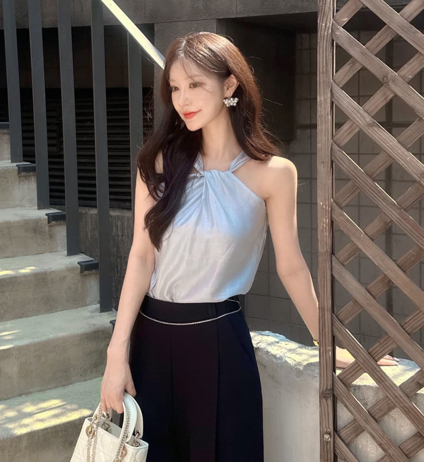 있음 선적 휴가 바람 작은 대중 디자인 센스 십자가 비틀림 행침 목 오프숄더 슬림해 보이는 새틴 캐미솔 둘 색상