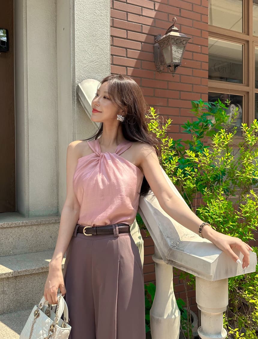 있음 선적 휴가 바람 작은 대중 디자인 센스 십자가 비틀림 행침 목 오프숄더 슬림해 보이는 새틴 캐미솔 둘 색상 상세 이미지 10
