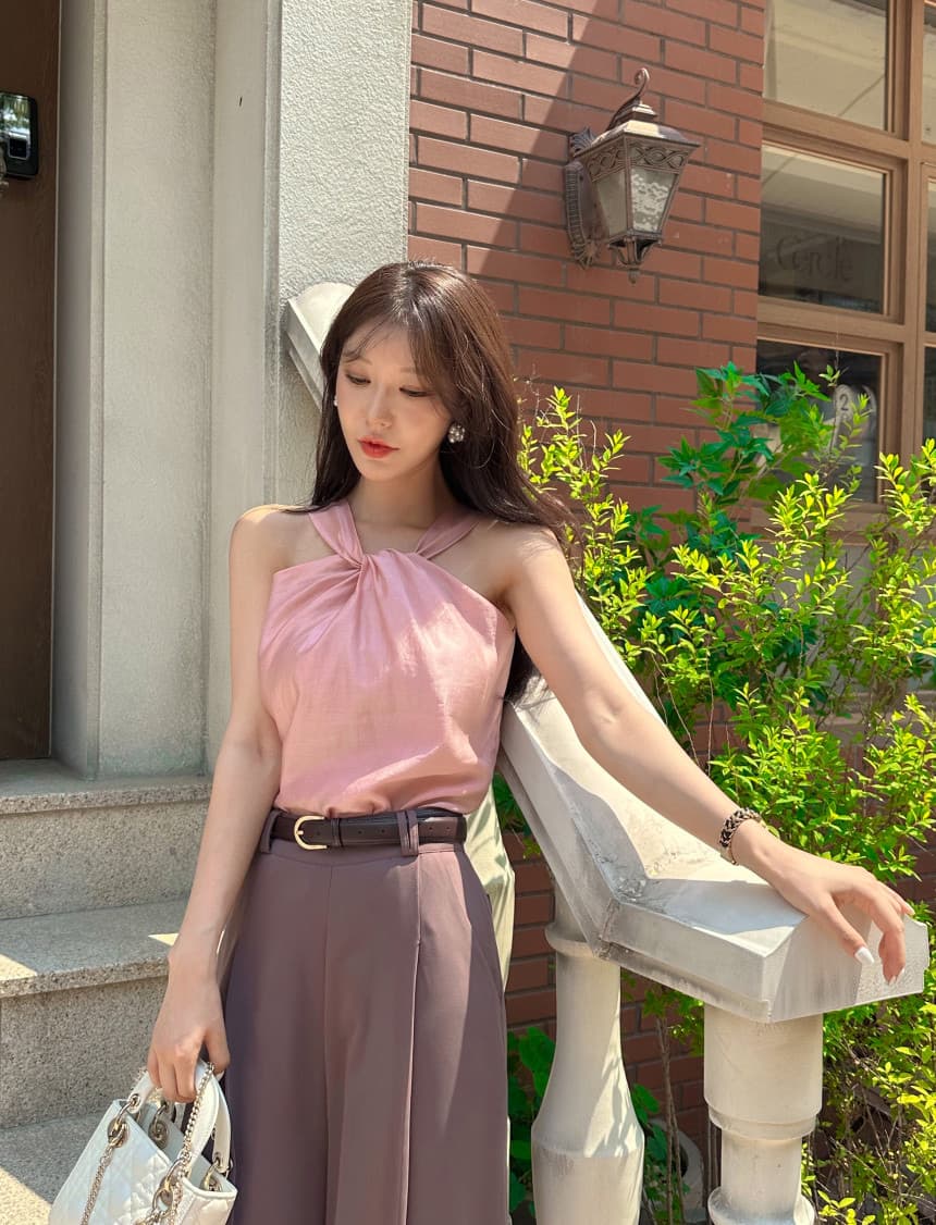 있음 선적 휴가 바람 작은 대중 디자인 센스 십자가 비틀림 행침 목 오프숄더 슬림해 보이는 새틴 캐미솔 둘 색상 상세 이미지 11