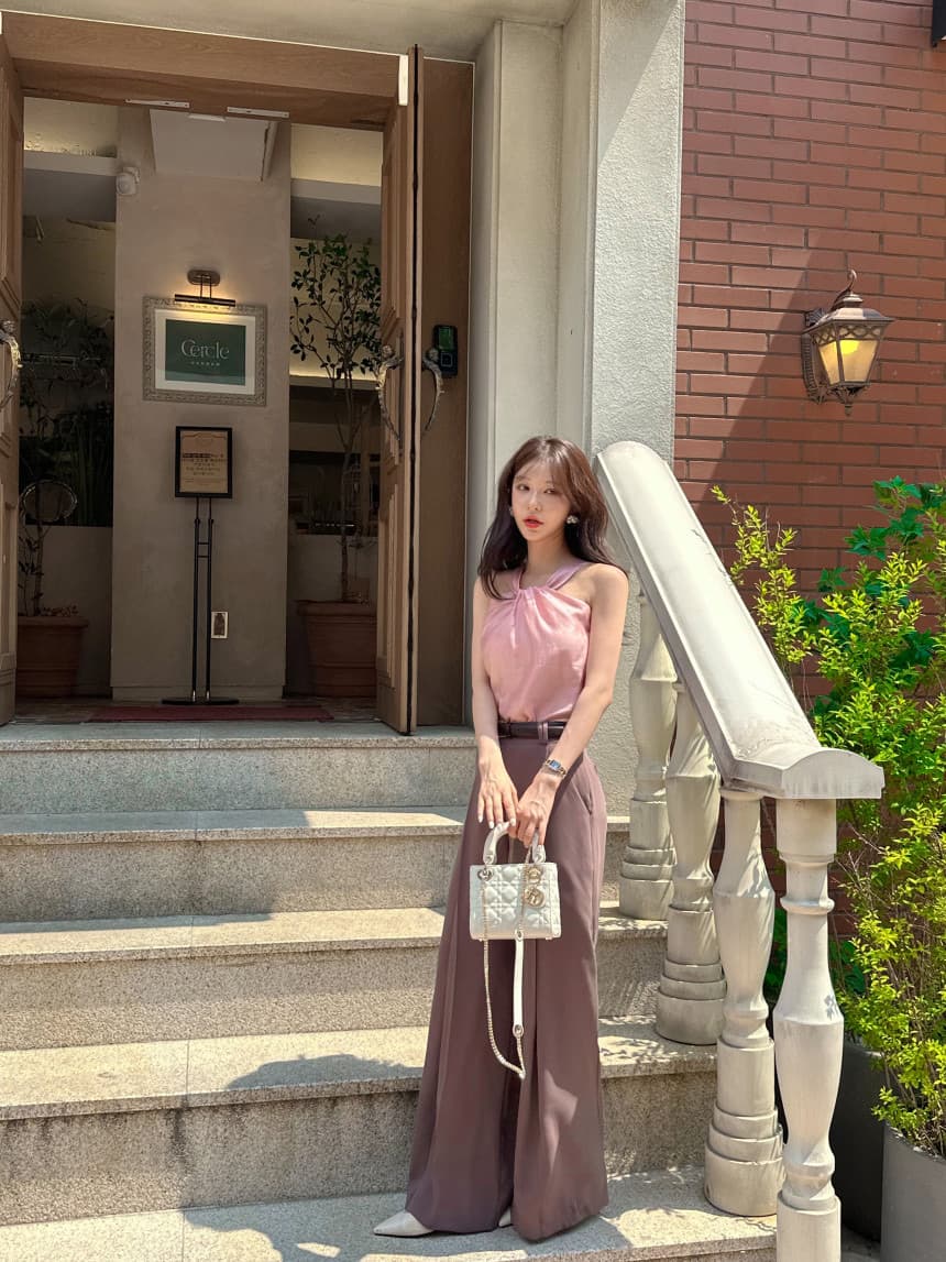 있음 선적 휴가 바람 작은 대중 디자인 센스 십자가 비틀림 행침 목 오프숄더 슬림해 보이는 새틴 캐미솔 둘 색상 상세 이미지 16