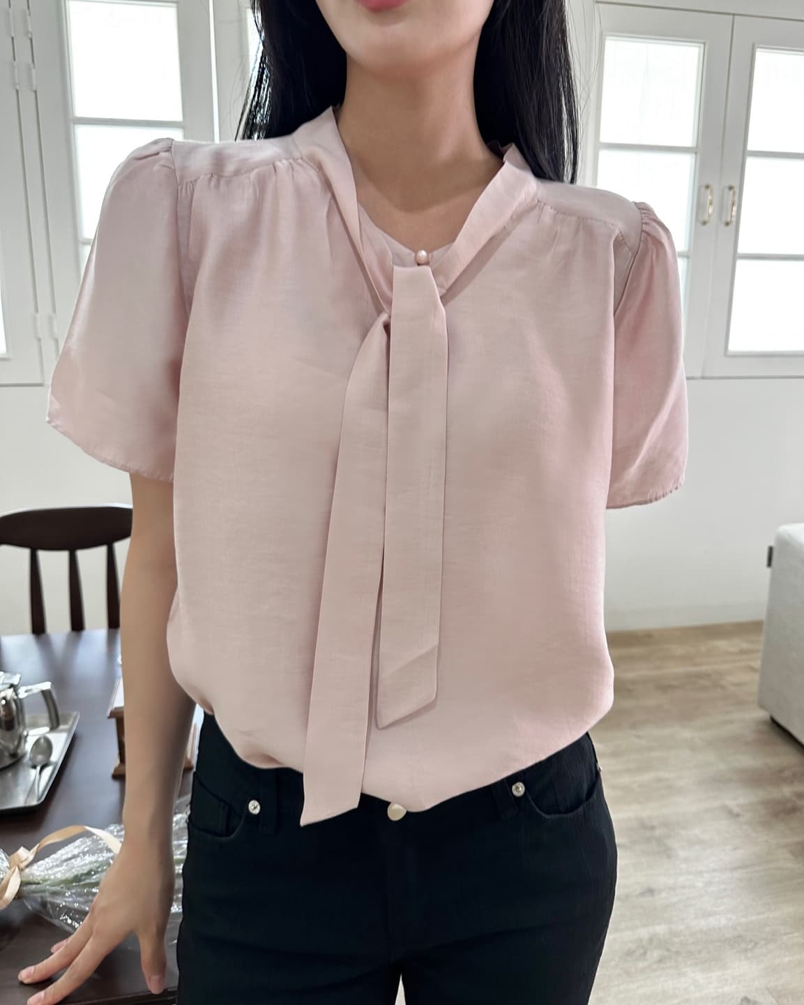 있음 선적 프랑스식 부드러운 바람 리본 칼라 양성 및 음성 착용 디자인 루즈핏 슬림해 보이는 거품 소매 쉬폰 셔츠 삼색 상세 이미지 11