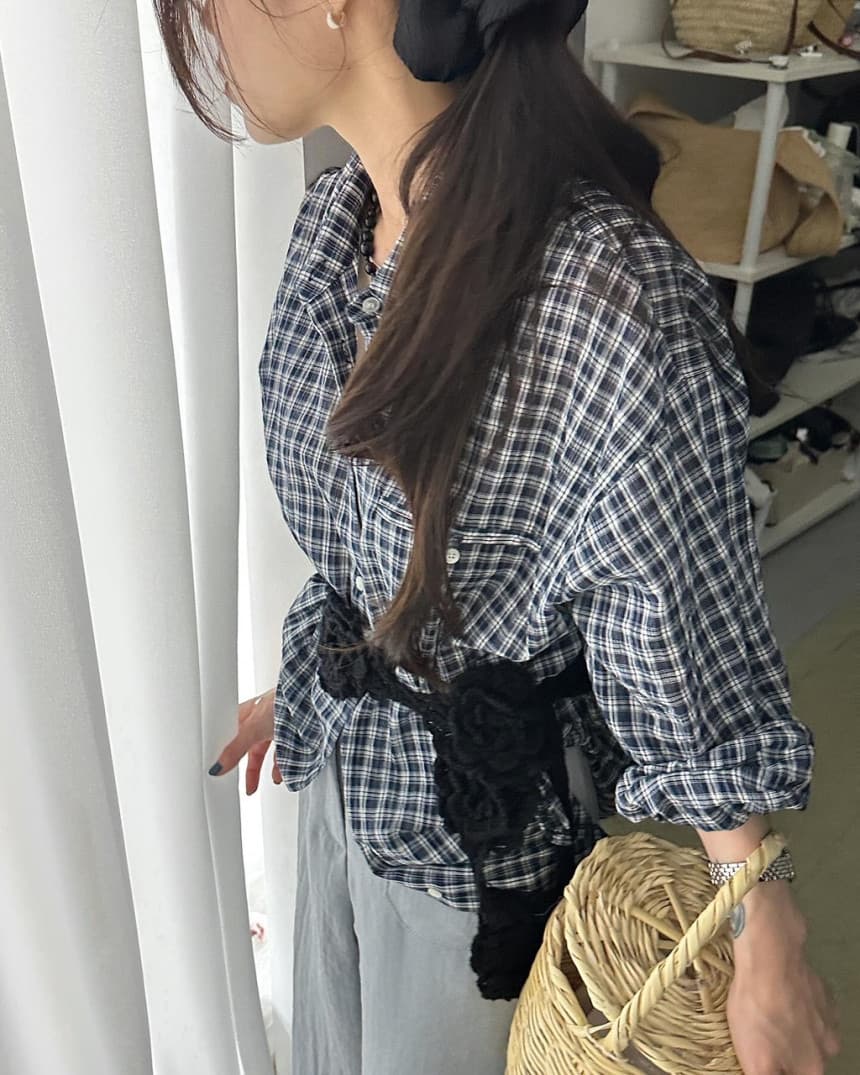 있음 선적 레트로 느긋한 바람 품격 폴로 칼라 싱글 주머니 디자인 루즈핏 슬림해 보이는 체크무늬 긴팔 셔츠 둘 색상 상세 이미지 25