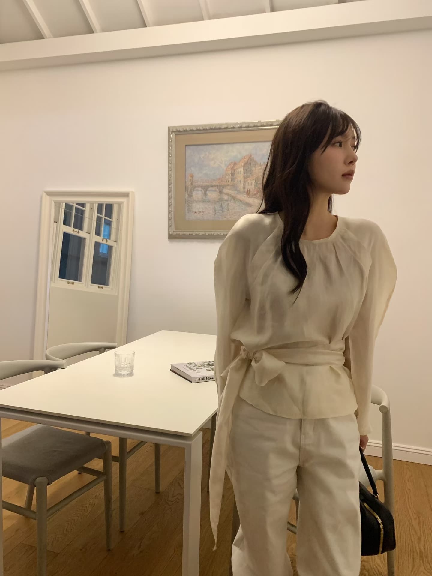 ins 프랑스식 부드러운 바람 플리츠 라운드 넥 리본 허리 수축 슬림해 보이는 마이크로 ~을 통해 긴팔 주간 실크 셔츠 둘 색상 상세 이미지 13