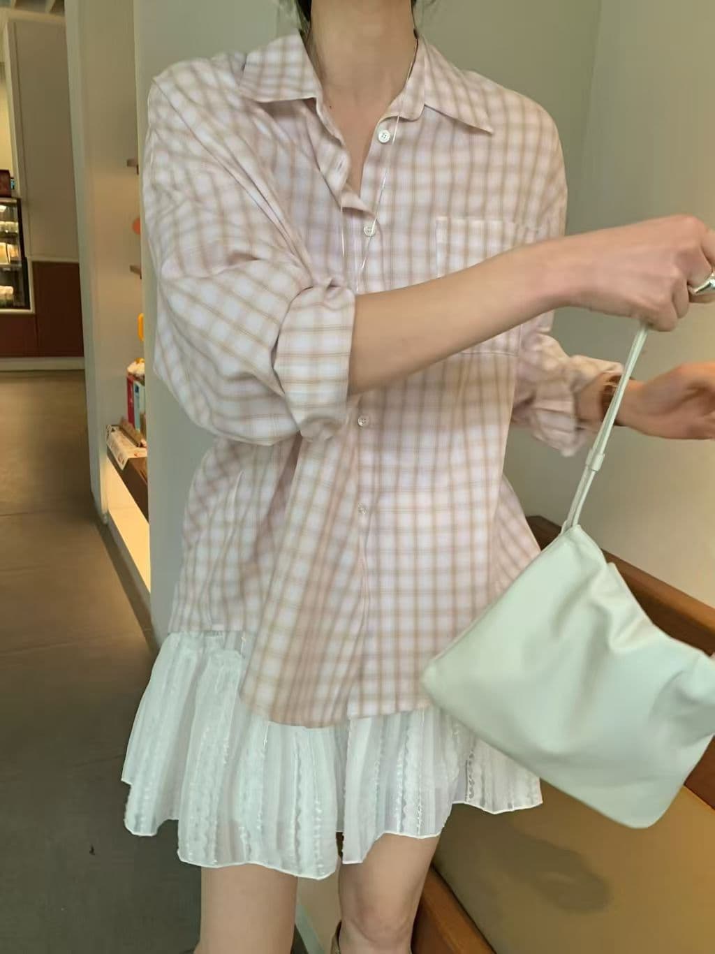 ins 프랑스식 느긋한 바람 품격 폴로 칼라 배색 체크무늬 루즈핏 다용도 긴팔 순면 셔츠 둘 색상 이미지 4