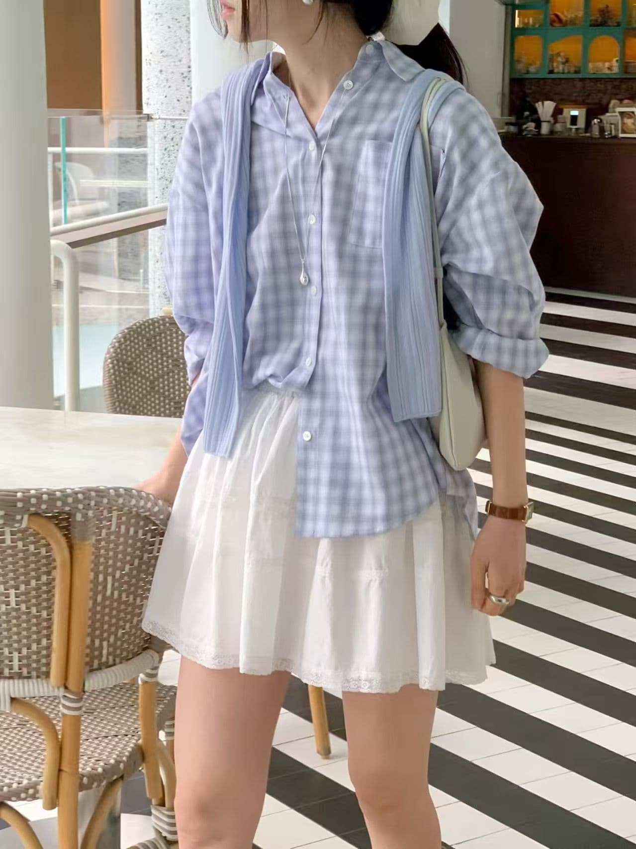 ins 프랑스식 느긋한 바람 품격 폴로 칼라 배색 체크무늬 루즈핏 다용도 긴팔 순면 셔츠 둘 색상 상세 이미지 4