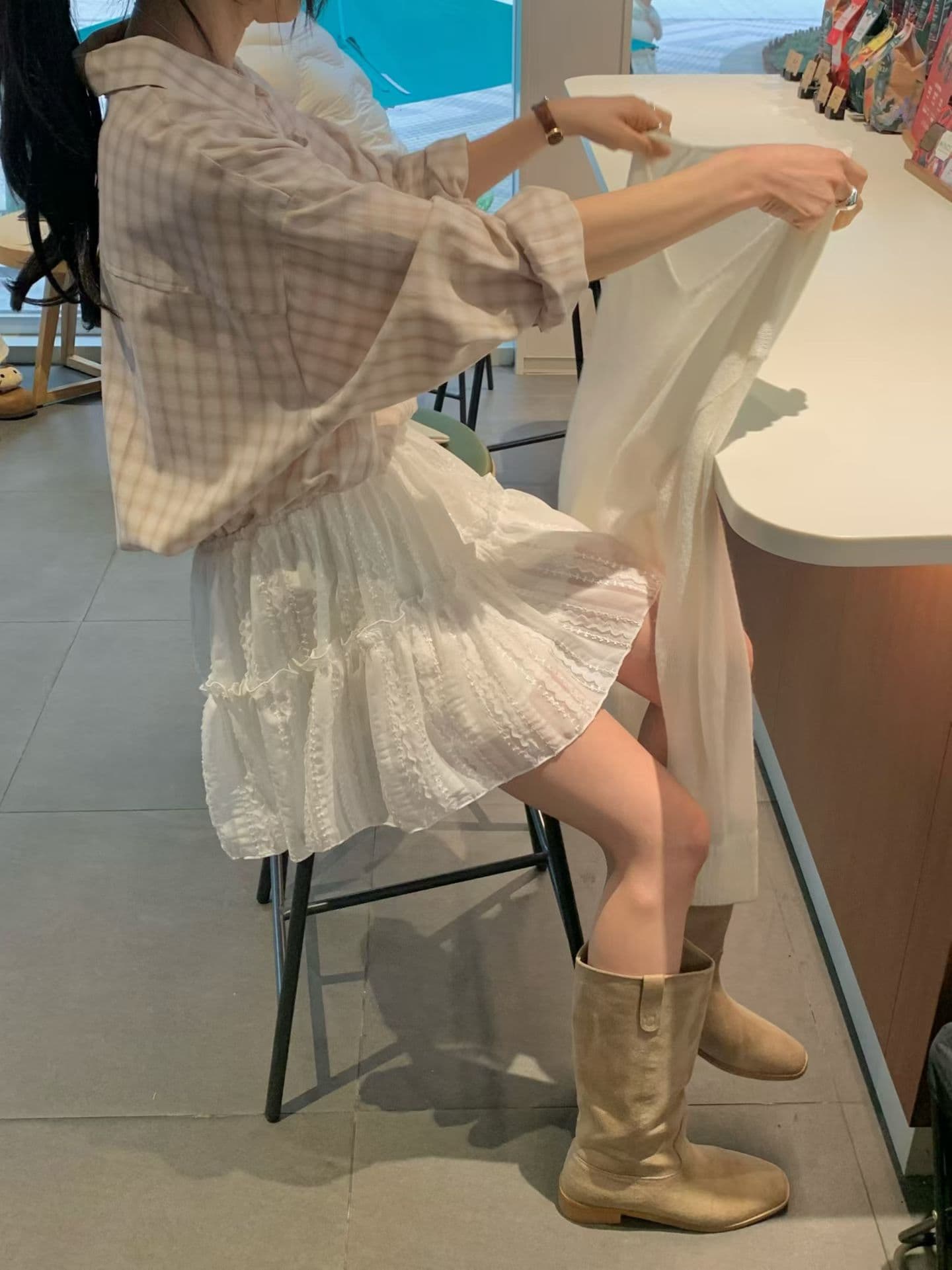 ins 프랑스식 느긋한 바람 품격 폴로 칼라 배색 체크무늬 루즈핏 다용도 긴팔 순면 셔츠 둘 색상 상세 이미지 15