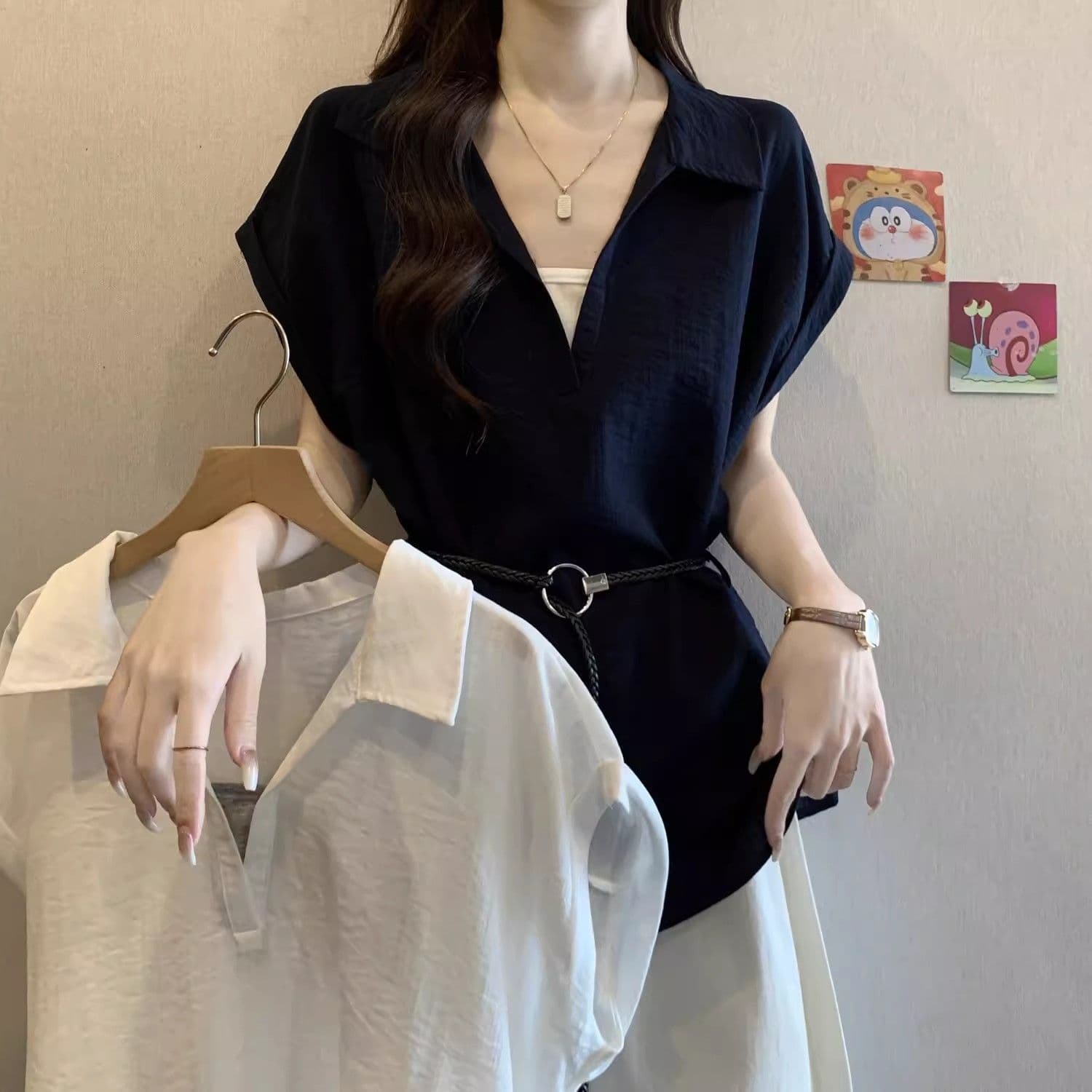 특별 빅 사이즈 여성 의류 200 kg 벨트 포함 페이크 레이어드 숨기기 V넥 반팔 셔츠 여름 빅 사이즈 슬림해 보이는 맨위 상세 이미지 2