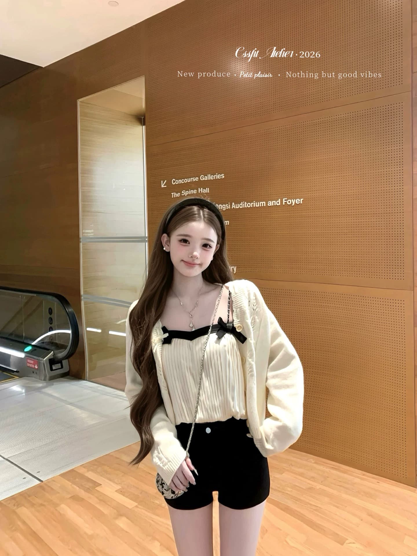 늦게 우산 우산 26 ss 골드 핀치 연대 샤오시엔 vtg 체인 어깨끈 나비 매듭 꽃밭 흑인과 백인 배색 맨위 이미지 2