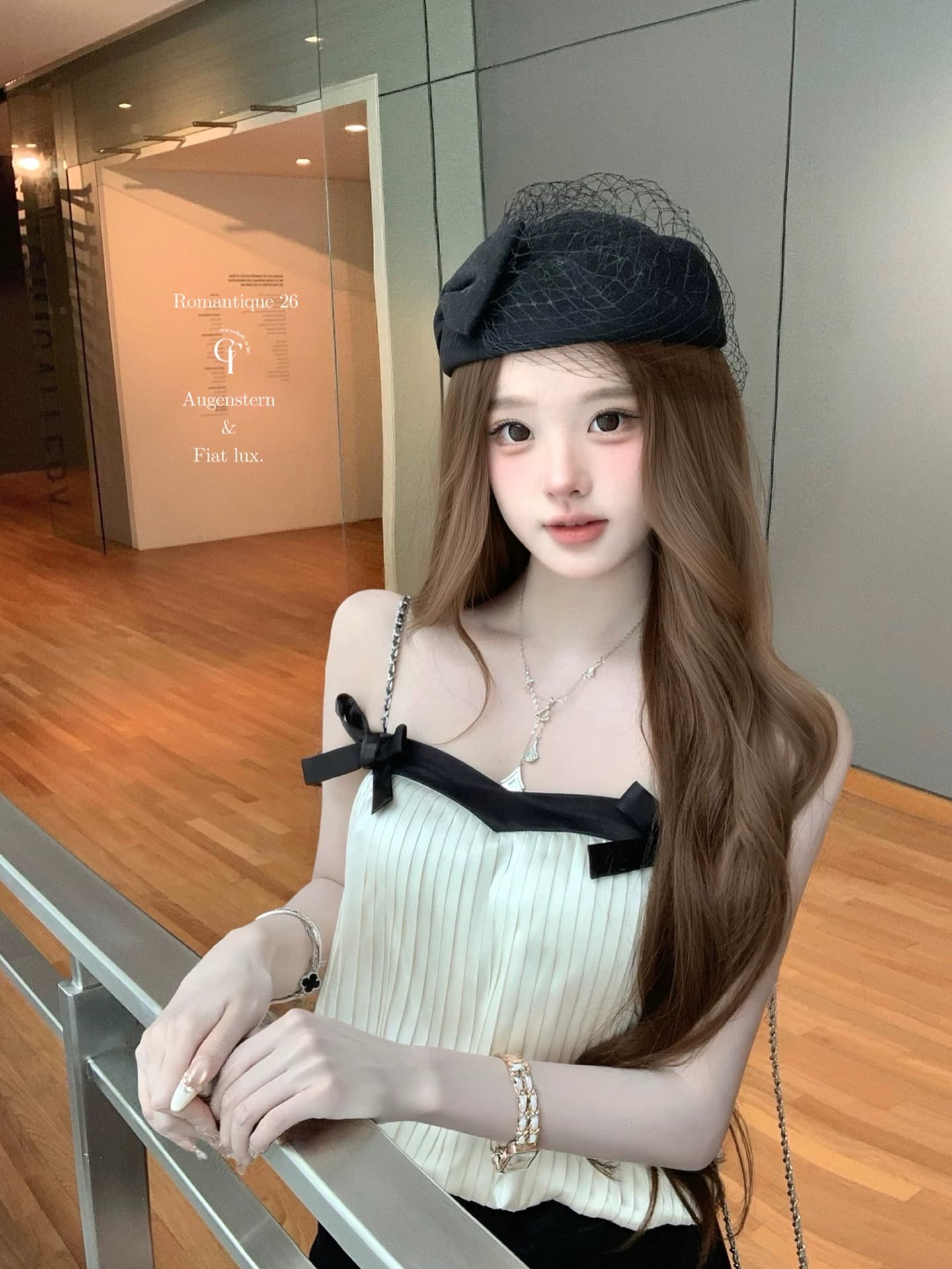 늦게 우산 우산 26 ss 골드 핀치 연대 샤오시엔 vtg 체인 어깨끈 나비 매듭 꽃밭 흑인과 백인 배색 맨위 이미지 4