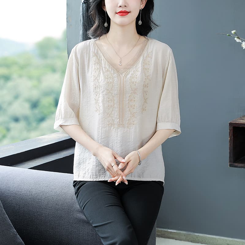 실사 2026 년 여름 드레스 새로운 면 린넨 루즈핏 표지 배 자수 맨위 V넥 반팔 티셔츠 중년 엄마 작은 셔츠 이미지 5