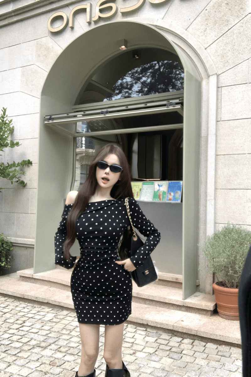 실사 정가 검정색 도트 무늬 긴팔 비스듬한 어깨 여성 드레스 새로운 프랑스식 허리 수축 품격 슬림해 보이는 한 마디 미니 스커트 상세 이미지 1