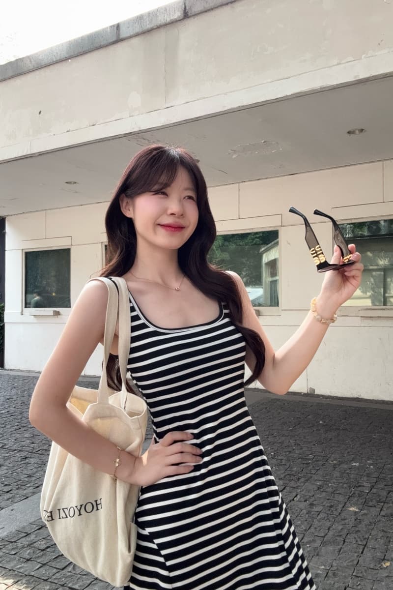 실사 정가 새로운 패션 다용도 슬림해 보이는 몸매 가꾸기 u 칼라 스트라이프 조끼 여성 드레스 상세 이미지 16