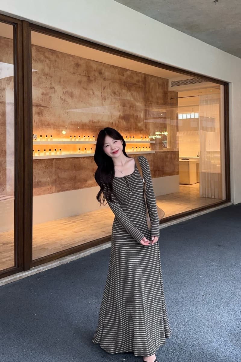 실사 정가 새로운 패션 다용도 슬림해 보이는 몸매 가꾸기 u 칼라 스트라이프 긴팔 여성 드레스 상세 이미지 18