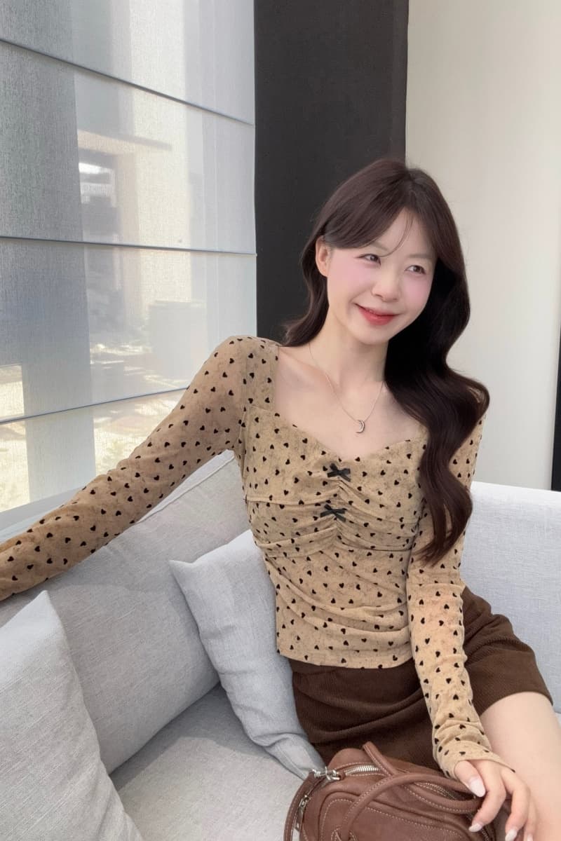 실사 정가 순수한 욕망 바람 광장 칼라 홀치기 염색 하트 식물 플러시 가슴 주름 나비 매듭 허리 수축 슬림해 보이는 쇼트 스타일 상세 이미지 17