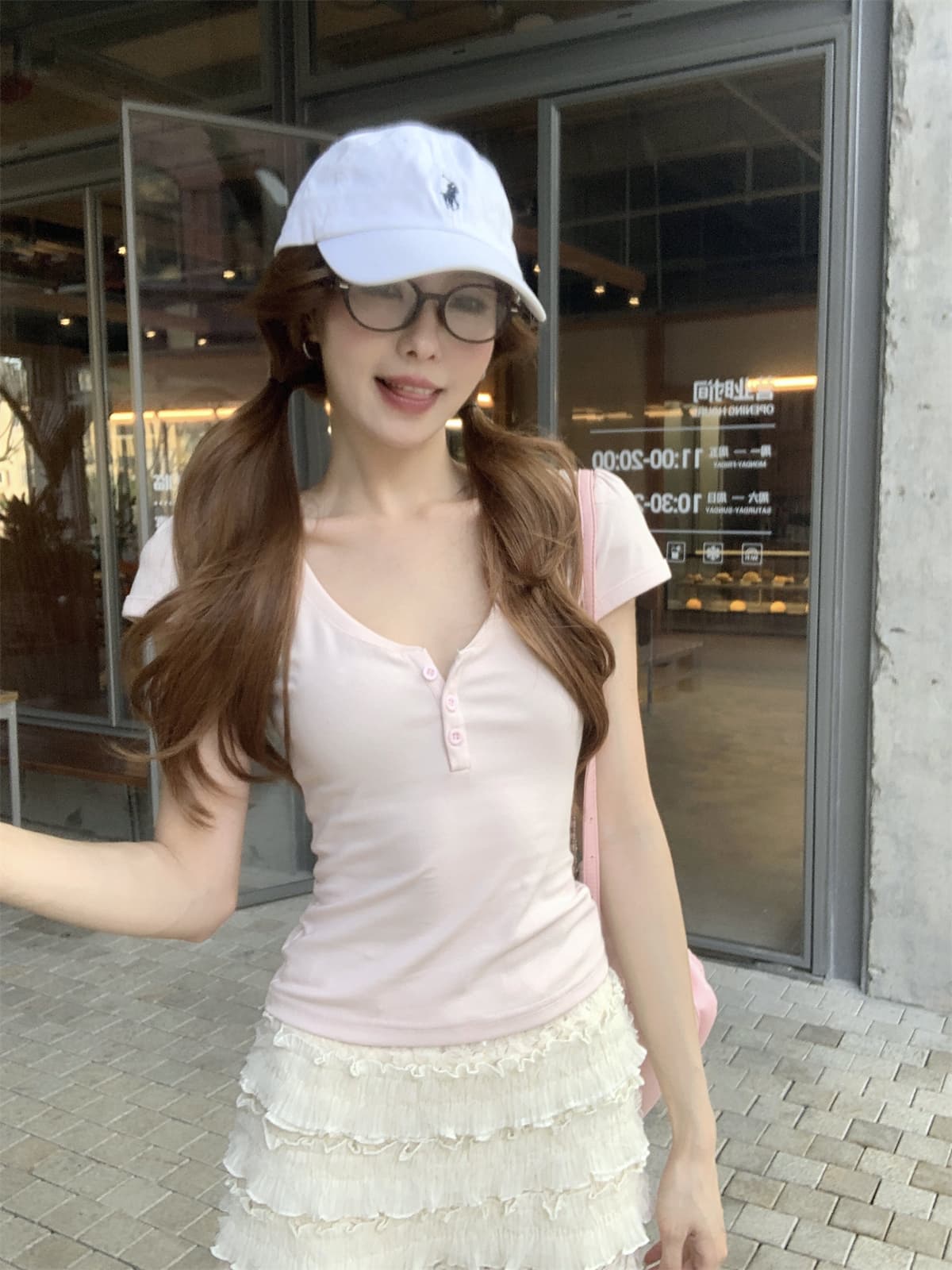 실사 정가 여름 한국 스타일 품격 V넥 단추 디자인 센스 미니멀리즘 다용도 긍정적 인 어깨 반팔 티셔츠 맨위 여성 상세 이미지 2