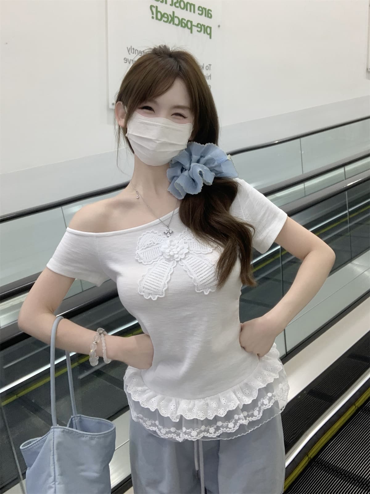 실사 정가 여름 한국 스타일 레이스 조각 나비 매듭 달콤함 연령 감소 비스듬한 어깨 몸매 가꾸기 오프숄더 반팔 티셔츠 여성 상세 이미지 8
