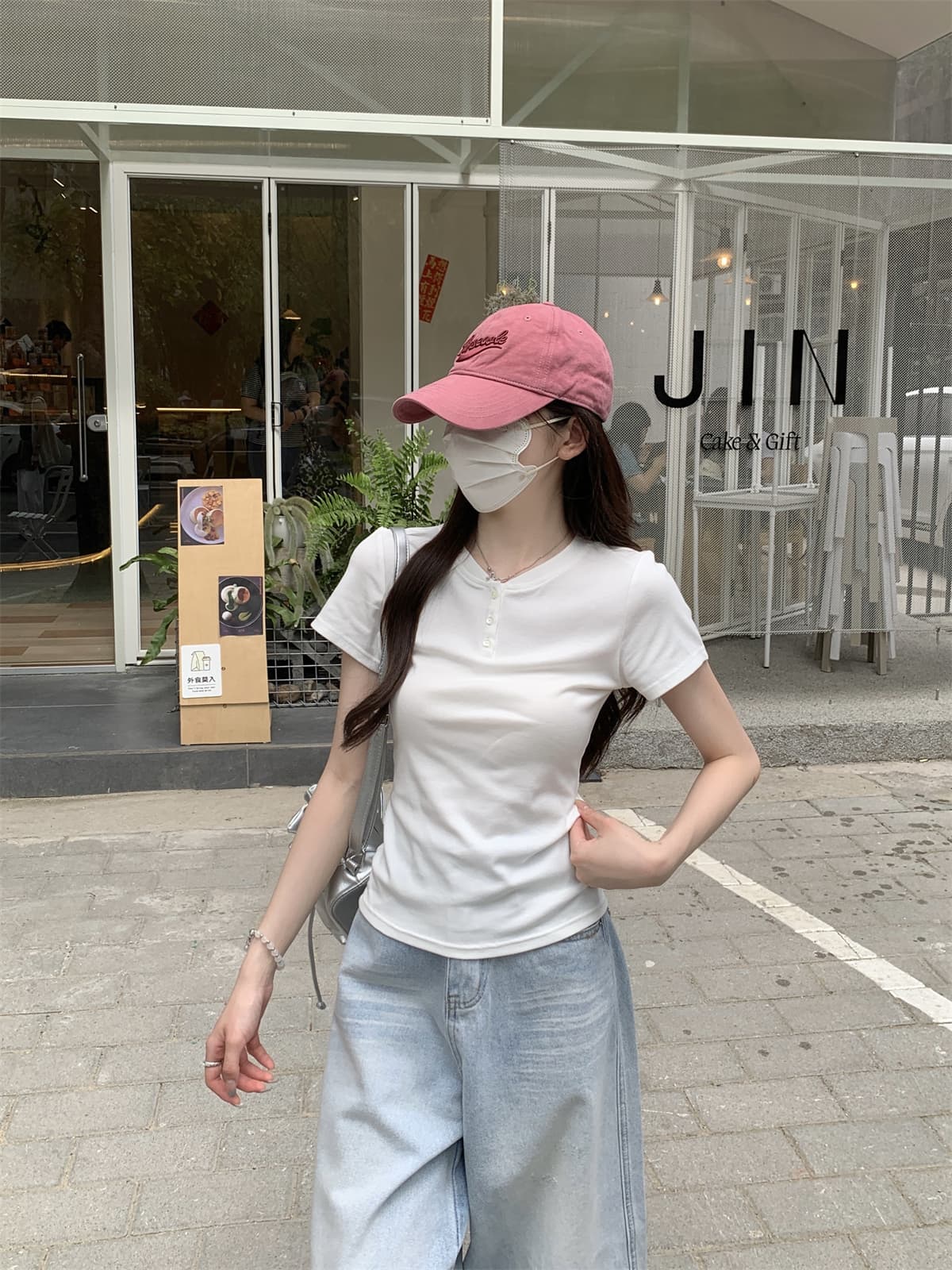 실사 정가 여름 한국 스타일 미니멀리즘 다용도 몸매 가꾸기 라운드 넥 긍정적 인 어깨 단추 디자인 센스 반팔 티셔츠 여성 셔츠 상세 이미지 17