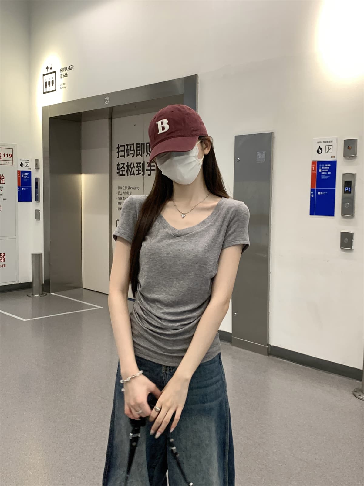 실사 정가 여름 한국 스타일 품격 몸매 가꾸기 핫걸 V넥 주름 허리 수축 라이 경기 서울 반팔 티셔츠 맨위 여성 상세 이미지 23
