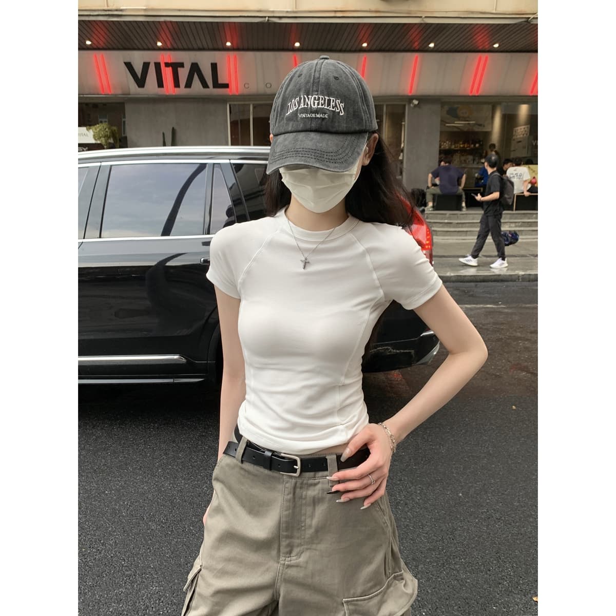 실사 정가 여름 한국 스타일 단색 삽입 어깨 라운드 넥 생선뼈 디자인 센스 몸매 가꾸기 슬림해 보이는 반팔 티셔츠 맨위 여성 이미지 3