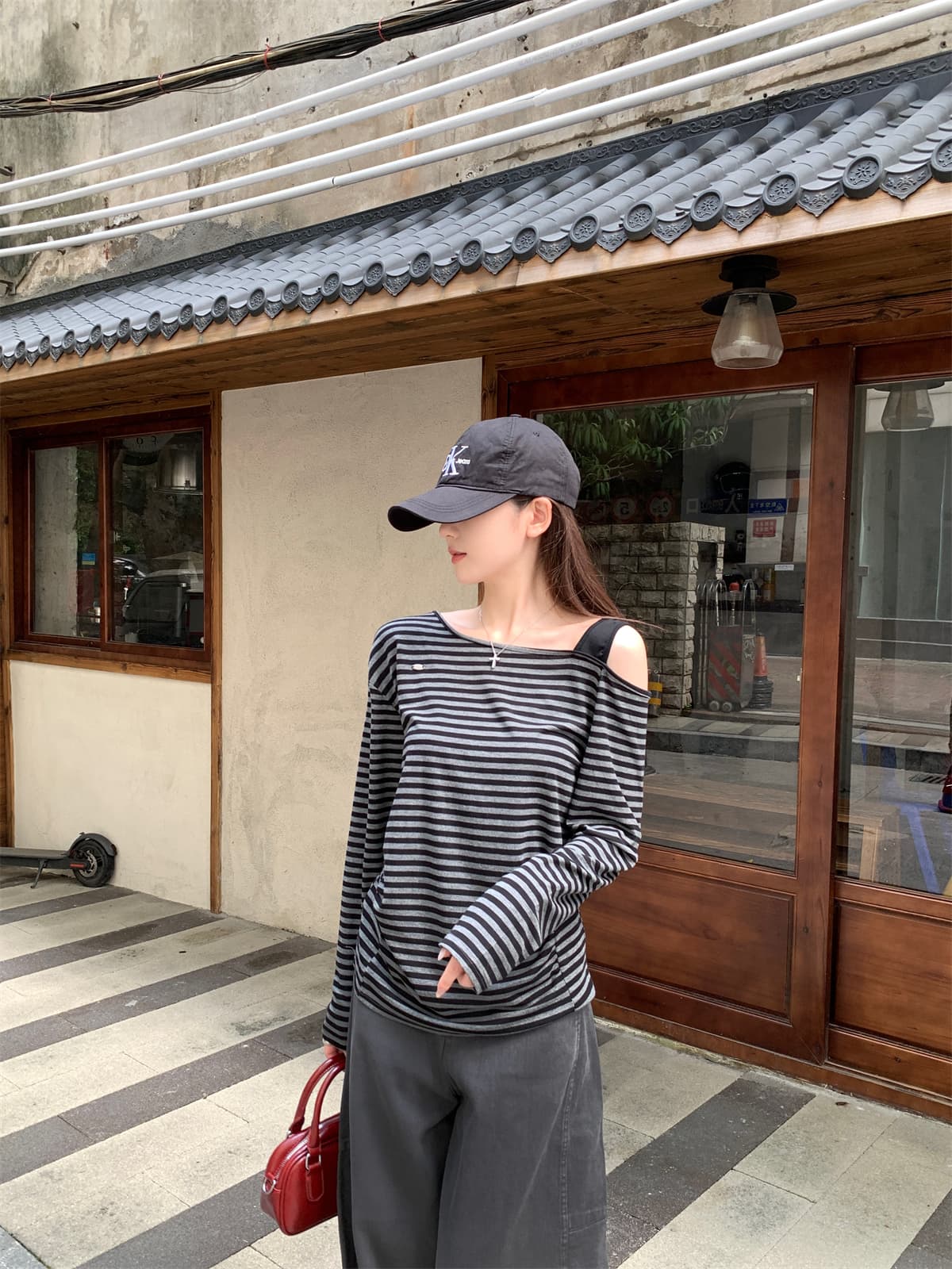 실사 정가 이른 가을 한국 스타일 배색 스트라이프 비스듬한 어깨끈 루즈핏 다용도 슬림해 보이는 긴팔 기본 셔츠 티셔츠 맨위 상세 이미지 5