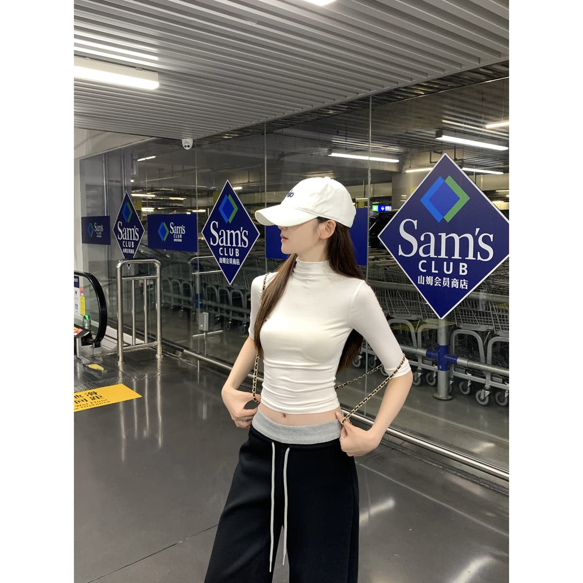 실사 정가 가을 한국 스타일 품격 반하이넥 단색 몸매 가꾸기 핫걸 인사이드 가져 가라. 쇼트 스타일 중간 소매 티셔츠 맨위 여성 이미지 2