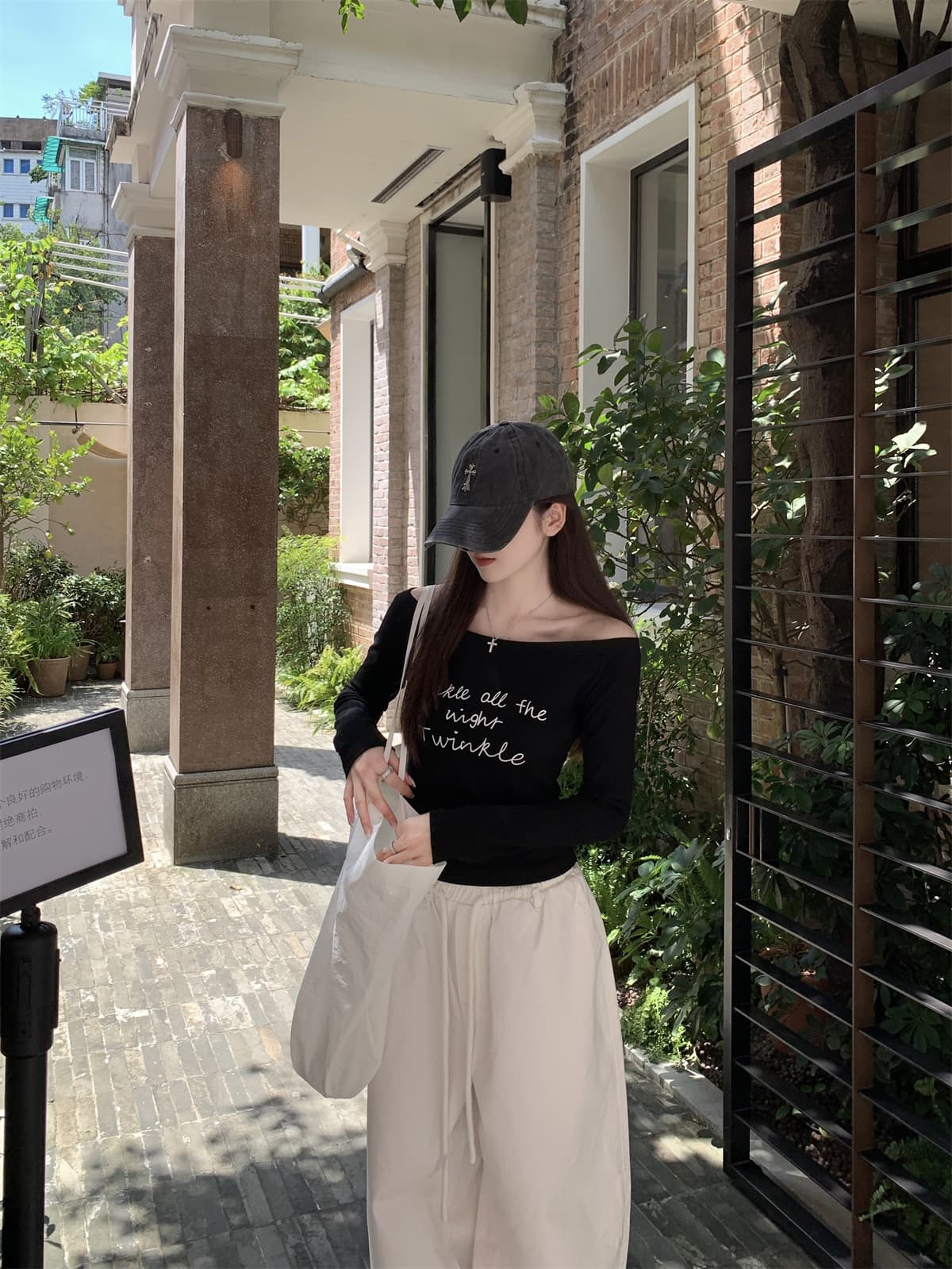 실사 정가 가을 한국 스타일 순수한 욕망 오프숄더 알파벳 프린트 품격 오프숄더 긴팔 만나는 티셔츠 여성 셔츠 상세 이미지 4