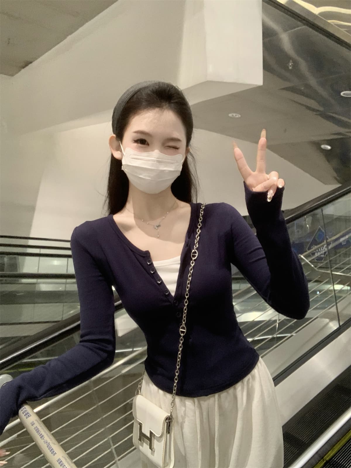 실사 정가 가을 겨울 한국 스타일 페이크 레이어드 배색 반 개방 칼라 단추 긍정적 인 어깨 몸매 가꾸기 긴팔 만나는 티셔츠 맨위 상세 이미지 27
