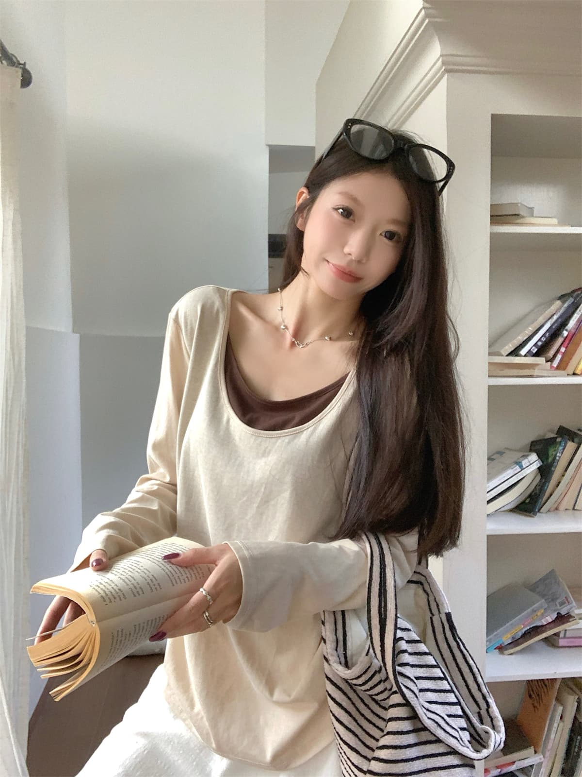 실사 정가 가을 겨울 한국 스타일 페이크 레이어드 배색 패치워크 u 칼라 캐주얼 인사이드 가져 가라. 긴팔 티셔츠 기본 셔츠 맨위 상세 이미지 9