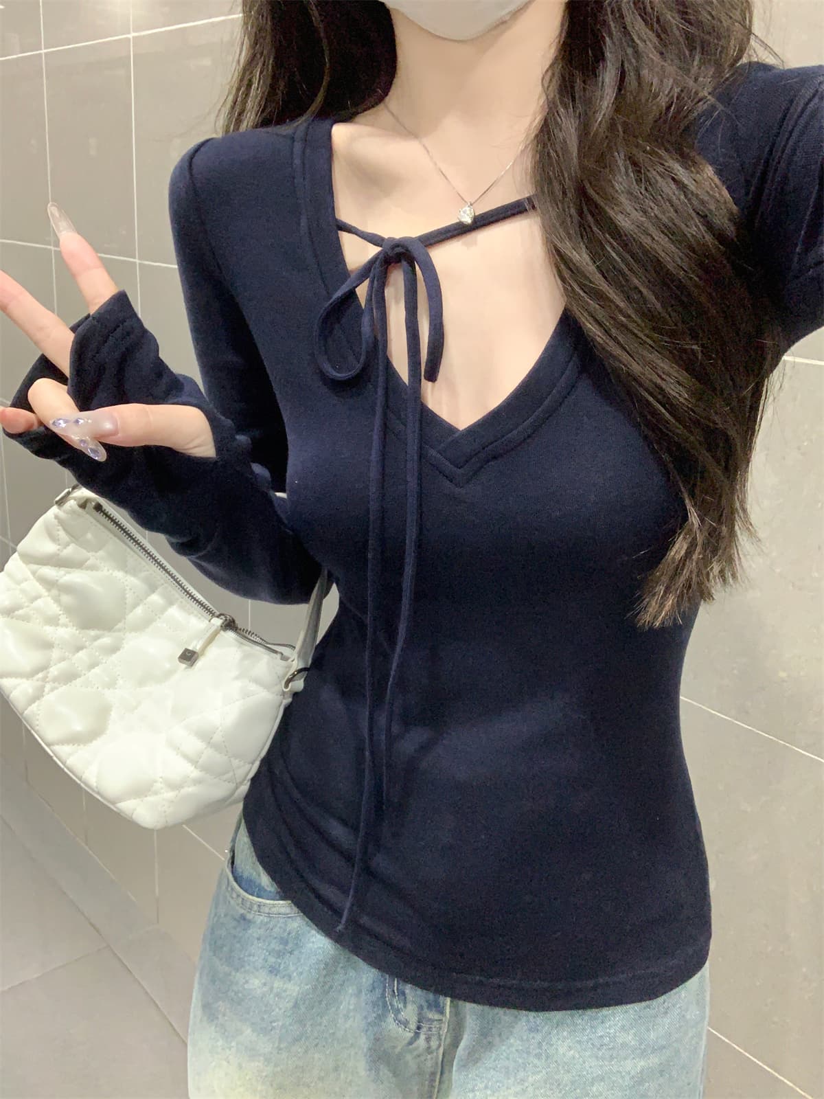 실사 정가 가을 겨울 한국 스타일 몸매 가꾸기 핫걸 V넥 레이스업 양모 인사이드 가져 가라. 긴팔 티셔츠 기본 셔츠 맨위 여성 상세 이미지 2