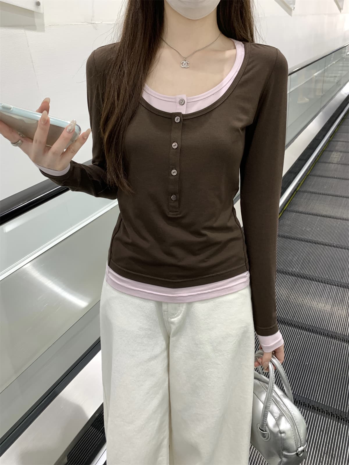 실사 정가 가을 겨울 한국 스타일 페이크 레이어드 배색 패치워크 라운드 넥 몸매 가꾸기 슬림해 보이는 긴팔 티셔츠 만나는 맨위 여성 상세 이미지 6