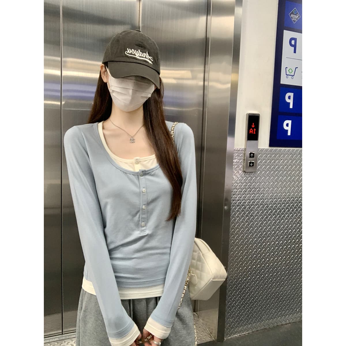 실사 정가 가을 겨울 한국 스타일 페이크 레이어드 배색 패치워크 라운드 넥 몸매 가꾸기 슬림해 보이는 긴팔 티셔츠 만나는 맨위 여성