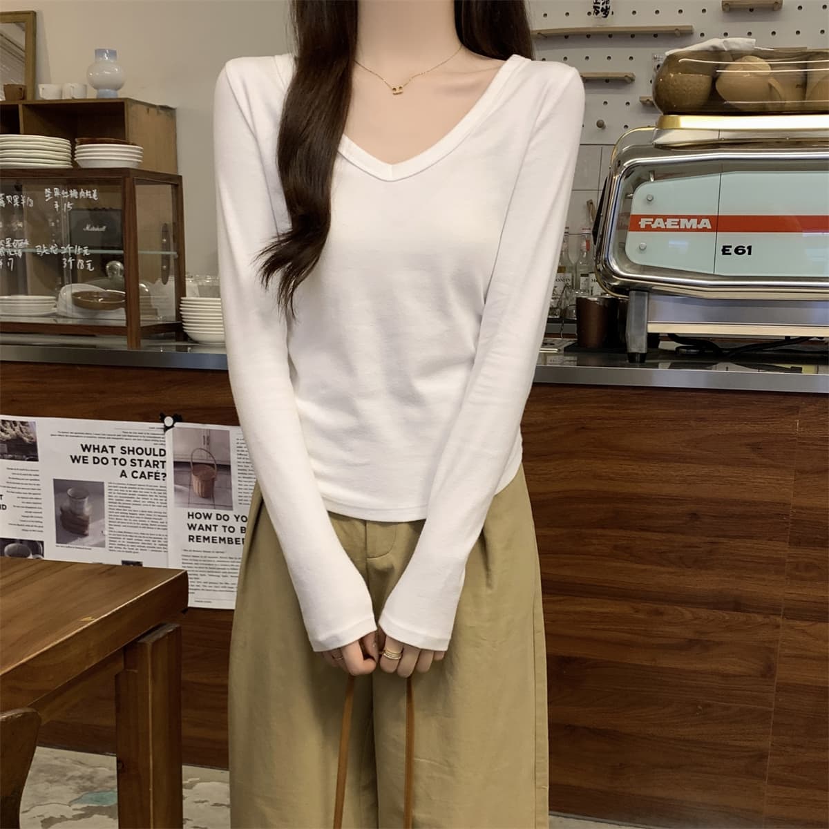 실사 정가 가을 겨울 한국 스타일 단색 기초 몸매 가꾸기 슬림해 보이는 V넥 양모 잡아라. 털 인사이드 가져 가라. 긴팔 티셔츠 맨위 상세 이미지 6