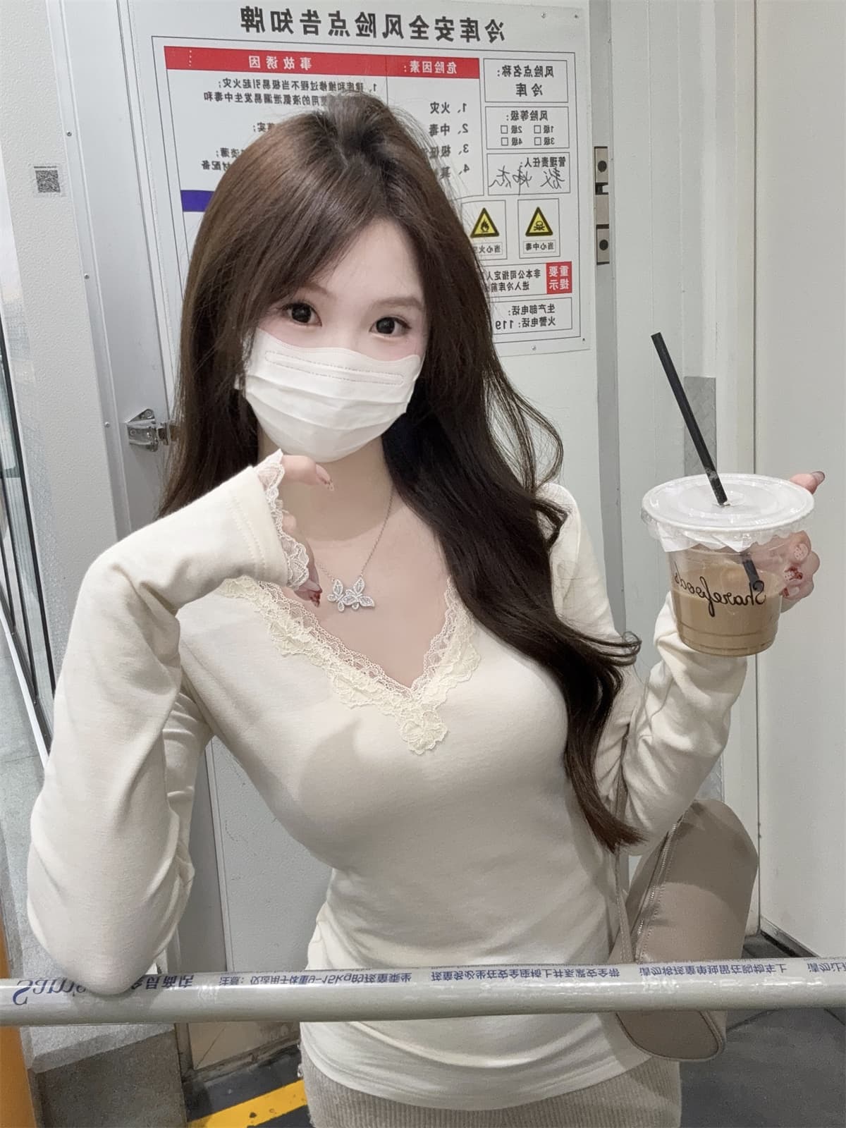 실사 정가 가을 겨울 한국 스타일 순수한 욕망 몸매 가꾸기 핫걸 V넥 양모 인사이드 가져 가라. 긴팔 티셔츠 기본 셔츠 맨위 여성 상세 이미지 11