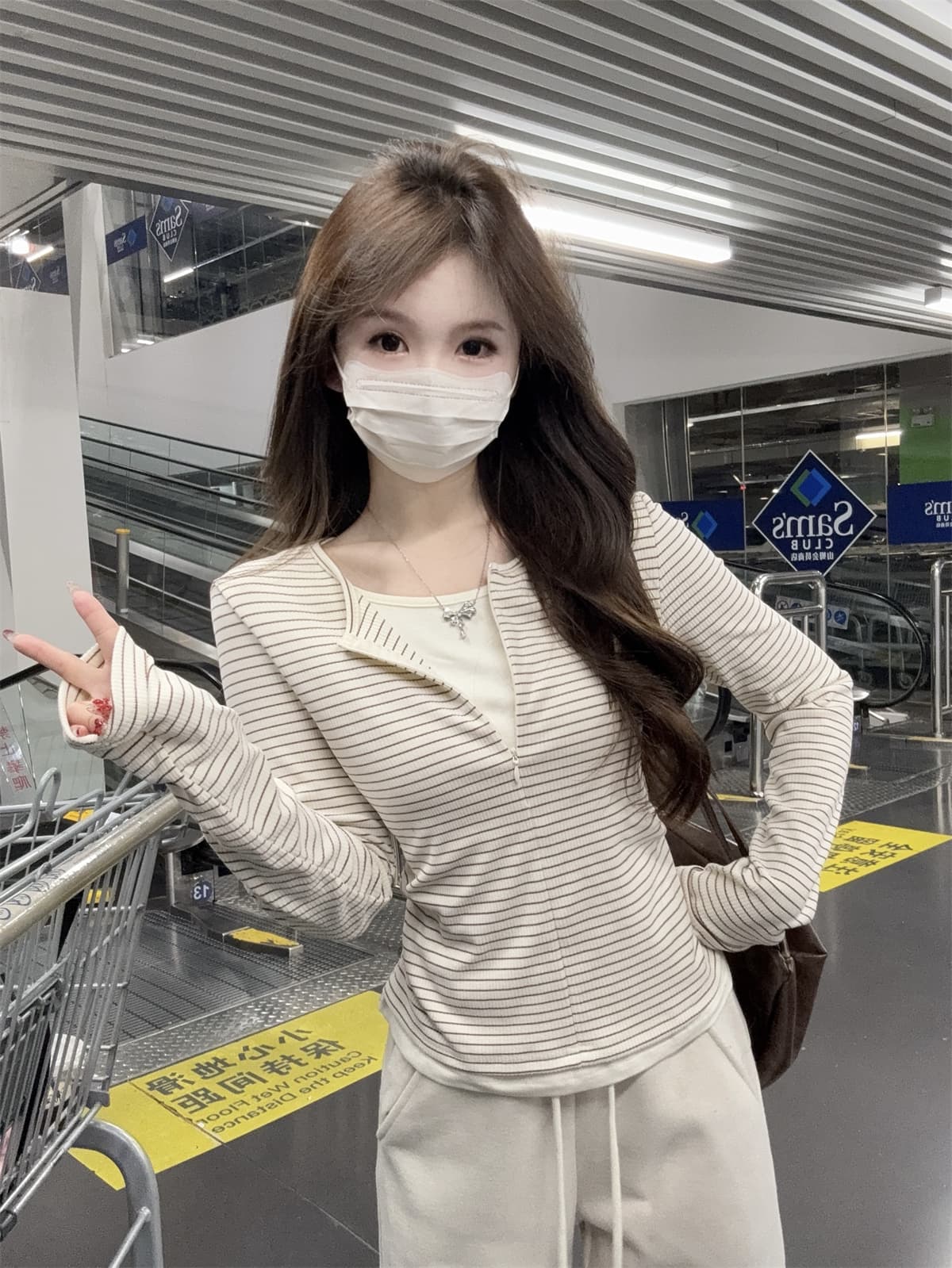 실사 정가 가을 겨울 한국 스타일 페이크 레이어드 배색 스트라이프 몸매 가꾸기 허리 수축 연삭 털 인사이드 가져 가라. 긴팔 티셔츠 맨위 여성 상세 이미지 2