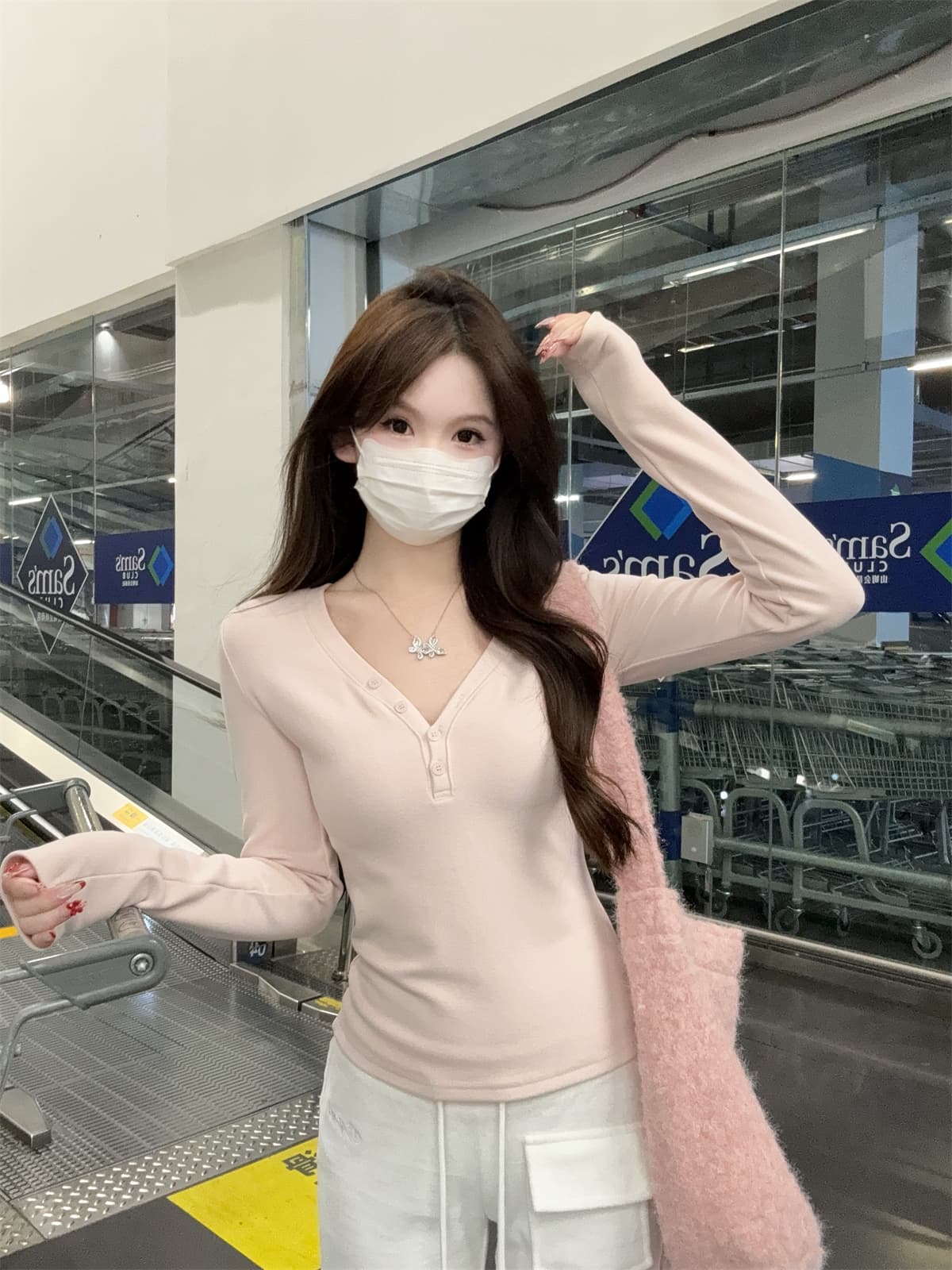 실사 정가 가을 겨울 한국 스타일 몸매 가꾸기 핫걸 V넥 단추 디자인 De 플러시 인사이드 가져 가라. 긴팔 티셔츠 만나는 맨위 상세 이미지 3