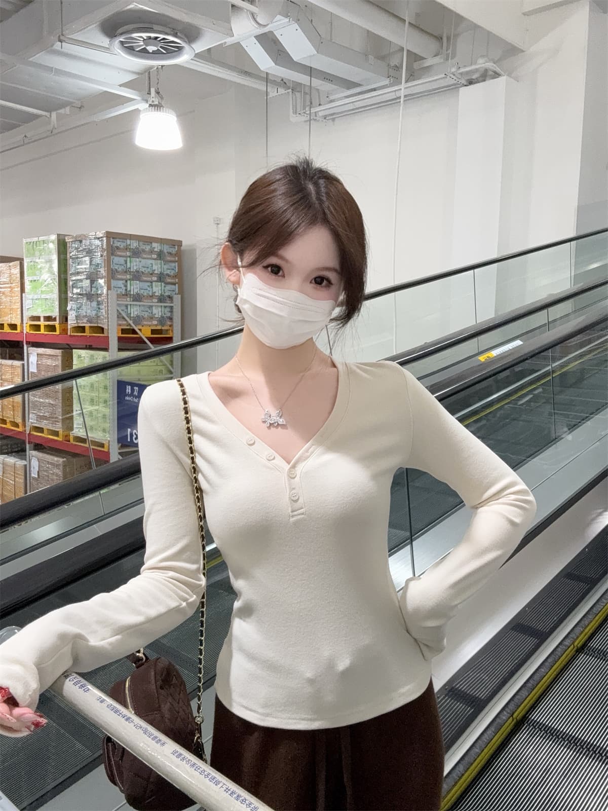 실사 정가 가을 겨울 한국 스타일 몸매 가꾸기 핫걸 V넥 단추 디자인 De 플러시 인사이드 가져 가라. 긴팔 티셔츠 만나는 맨위 상세 이미지 17
