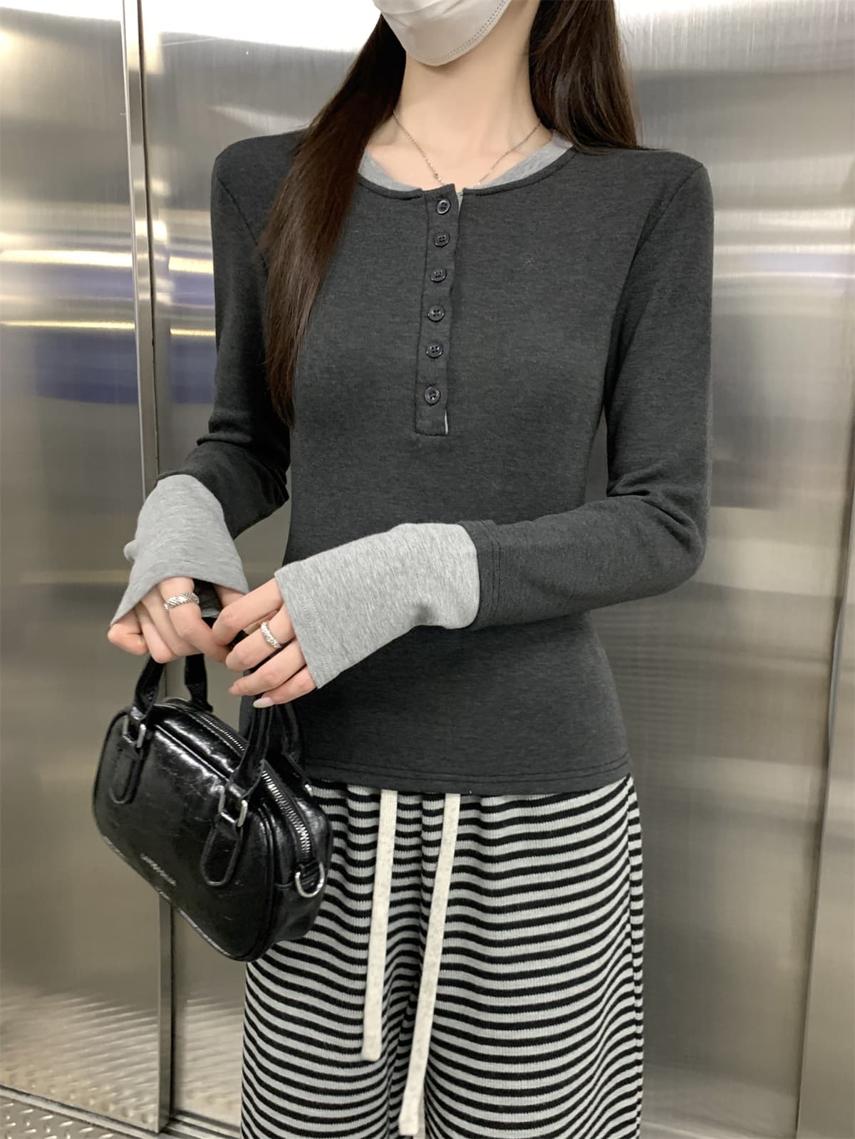 실사 정가 가을 겨울 한국 스타일 배색 페이크 레이어드 패치워크 라운드 넥 양모 몸매 가꾸기 인사이드 가져 가라. 긴팔 티셔츠 여성 셔츠 상세 이미지 25
