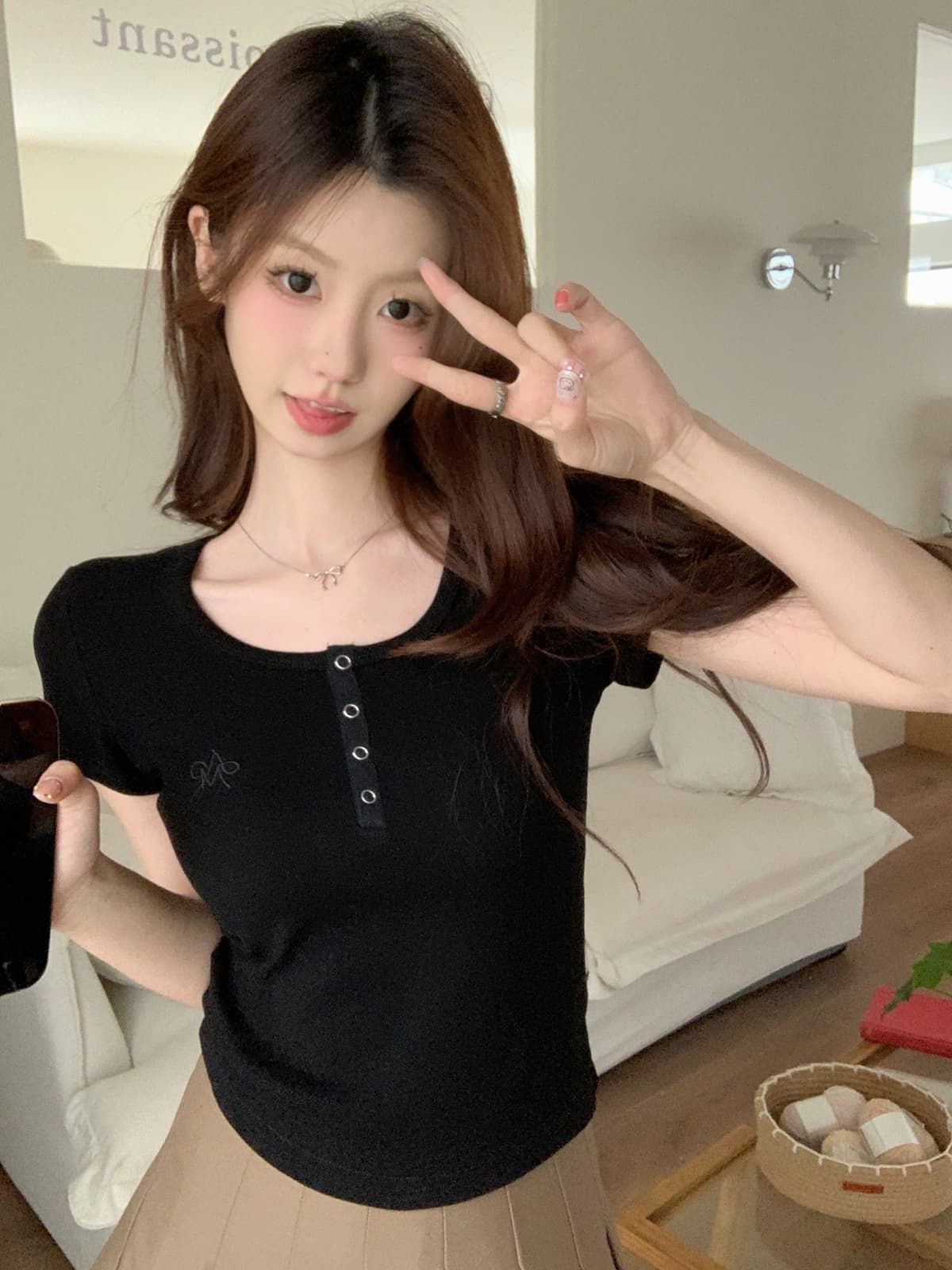 실사 정가 봄 여름 한국 스타일 품격 몸매 가꾸기 단추 u 칼라 긍정적 인 어깨 단색 다용도 반팔 티셔츠 만나는 맨위 상세 이미지 17