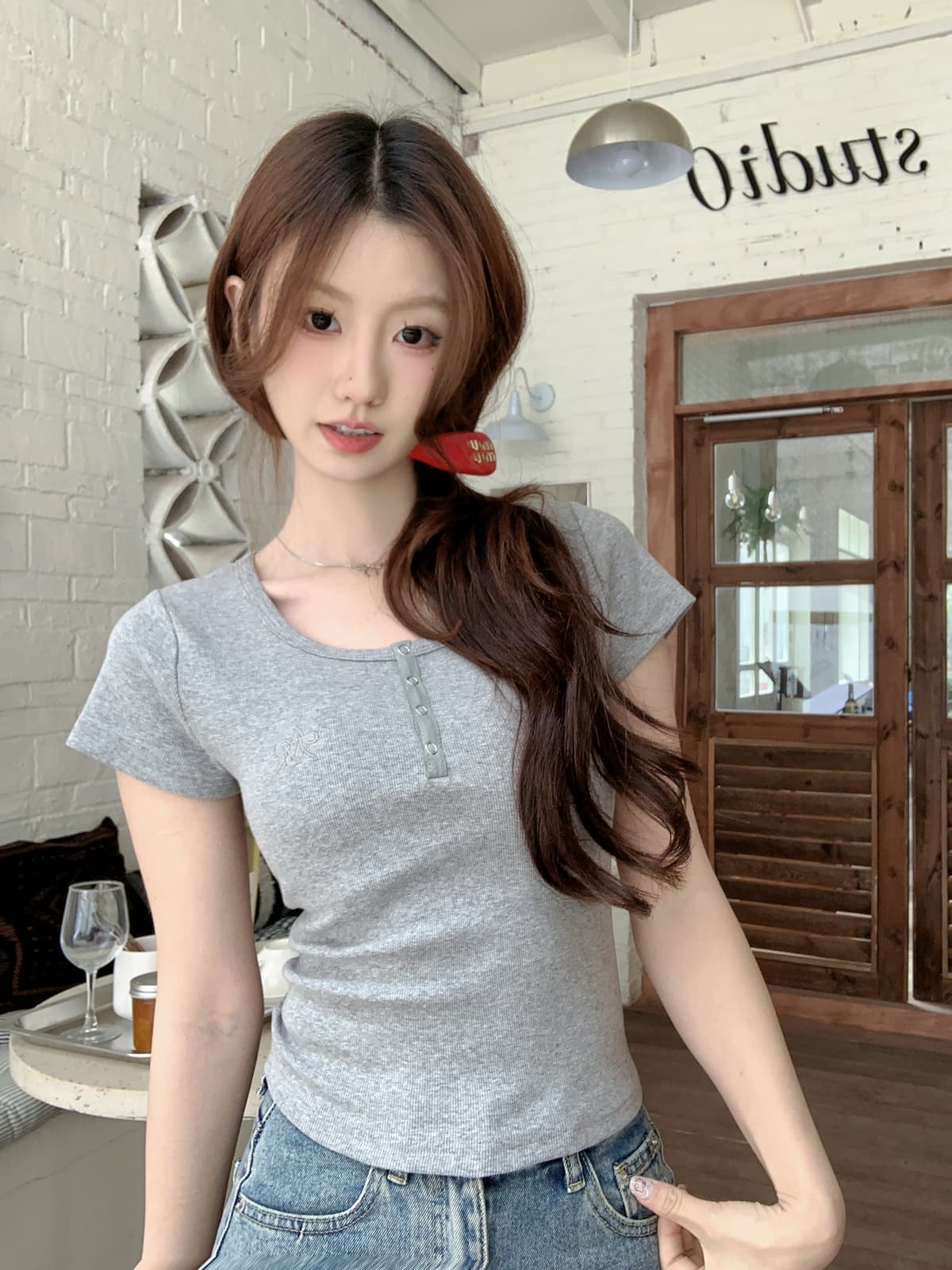 실사 정가 봄 여름 한국 스타일 품격 몸매 가꾸기 단추 u 칼라 긍정적 인 어깨 단색 다용도 반팔 티셔츠 만나는 맨위 상세 이미지 32