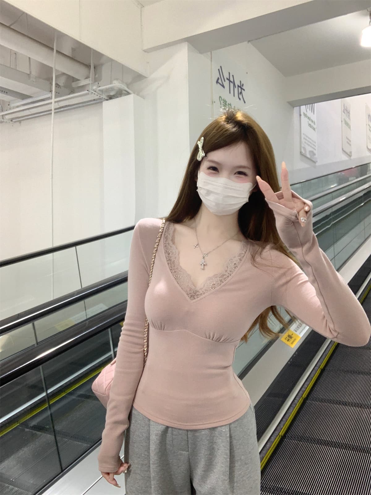 실사 정가 이른 봄 한국 스타일 품격 핫걸 레이스 측면 양모 V넥 섹시함 백리스 긴팔 티셔츠 맨위 여성 상세 이미지 6