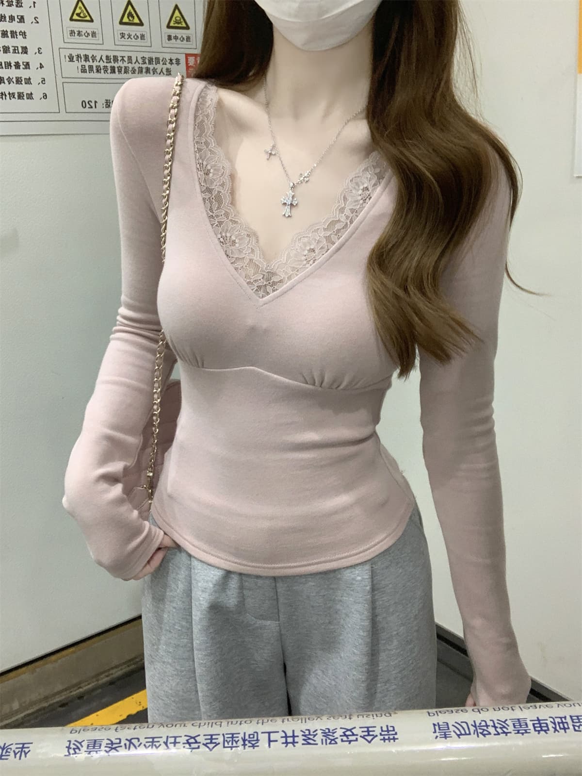 실사 정가 이른 봄 한국 스타일 품격 핫걸 레이스 측면 양모 V넥 섹시함 백리스 긴팔 티셔츠 맨위 여성 상세 이미지 12